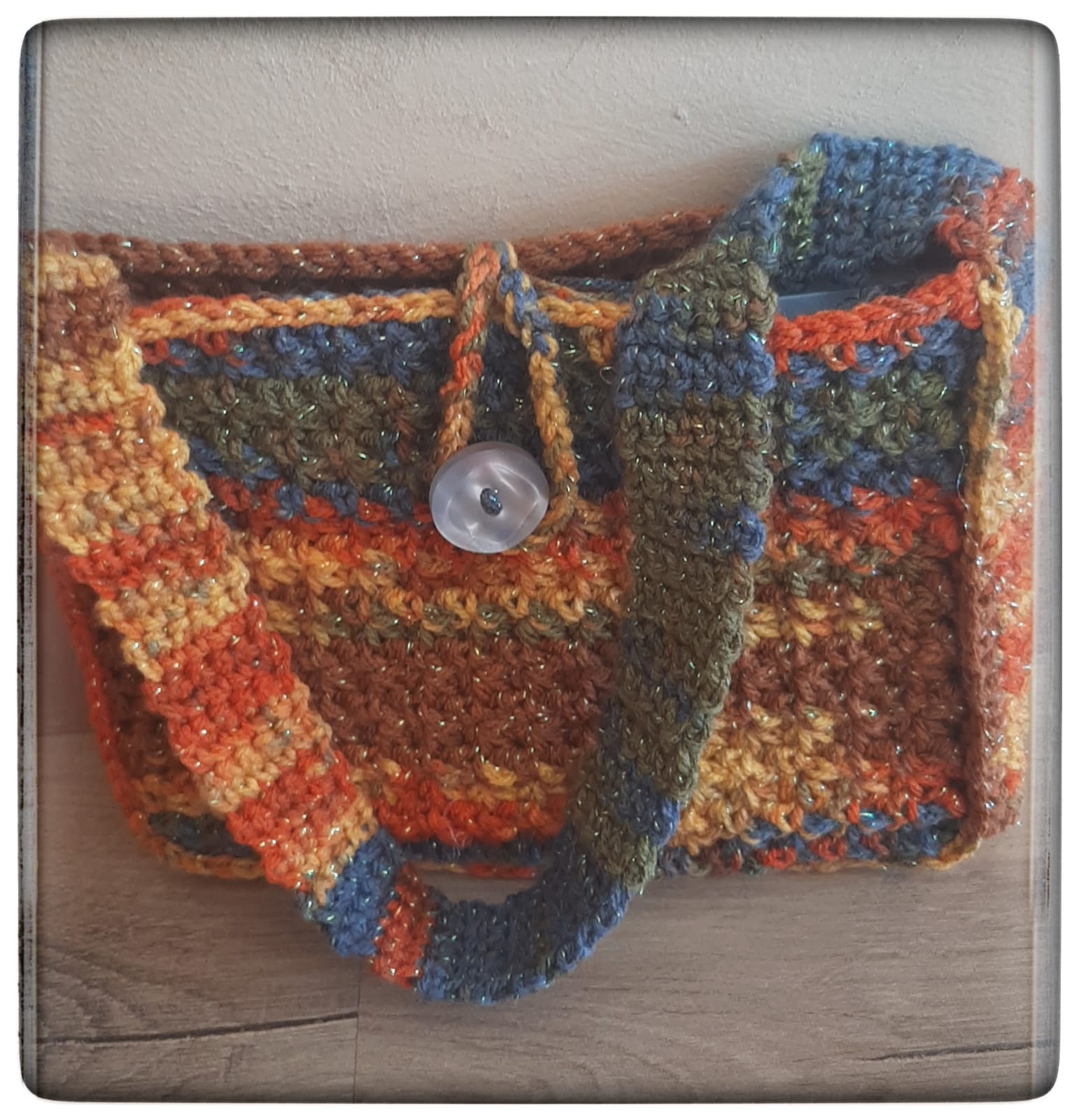 Bolso portalibro de ganchillo