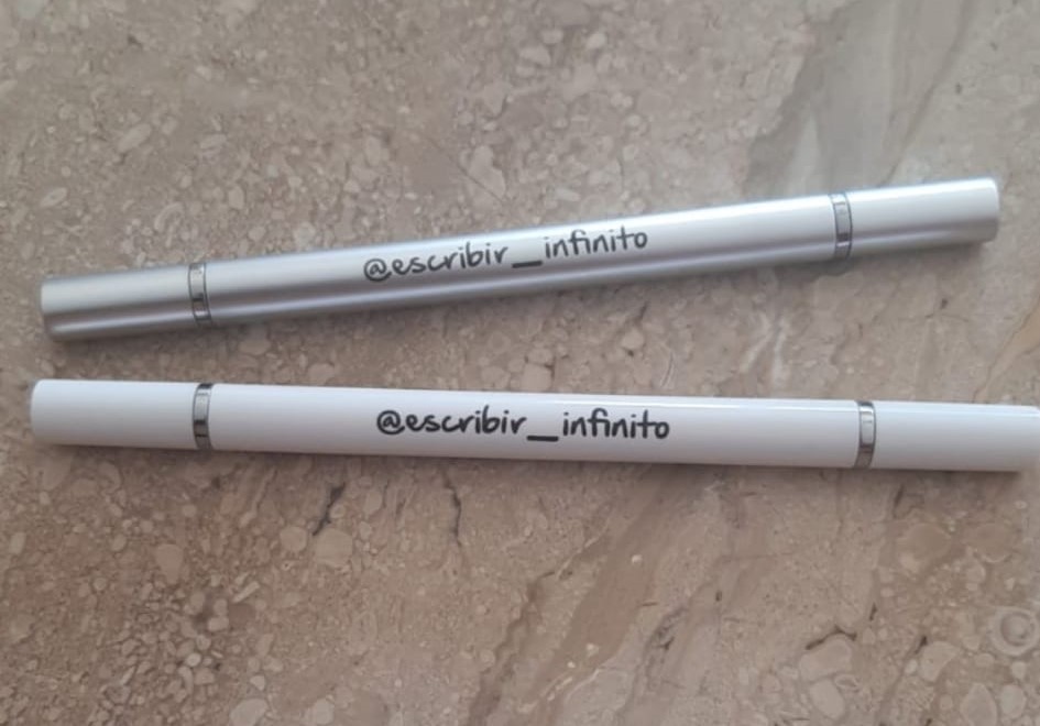 Bolígrafos infinitos plata y blanco