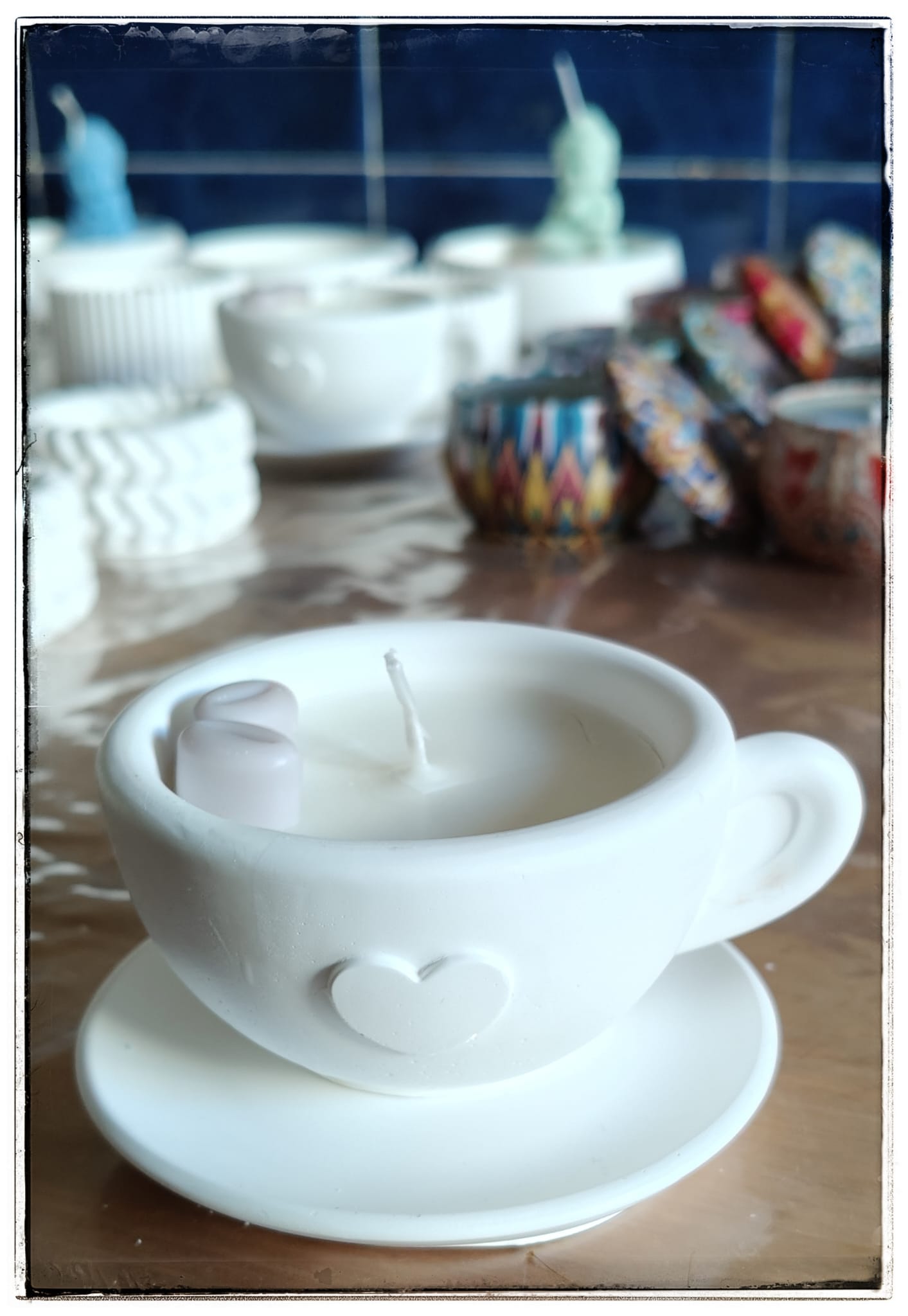 Vela en taza decorativa «Café con amor»