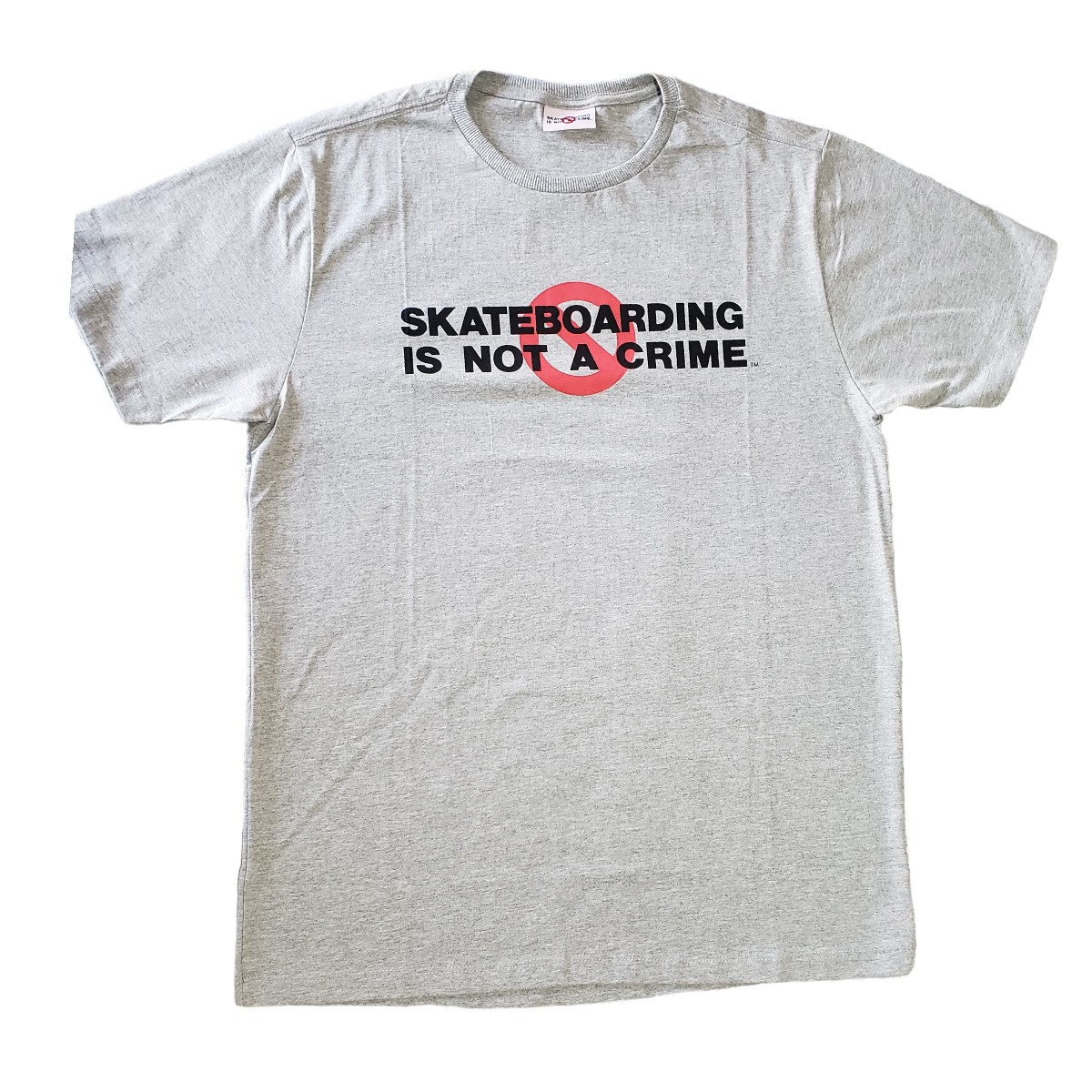 Camiseta Skateboard Is Not A Crime Cinza Manga Curta