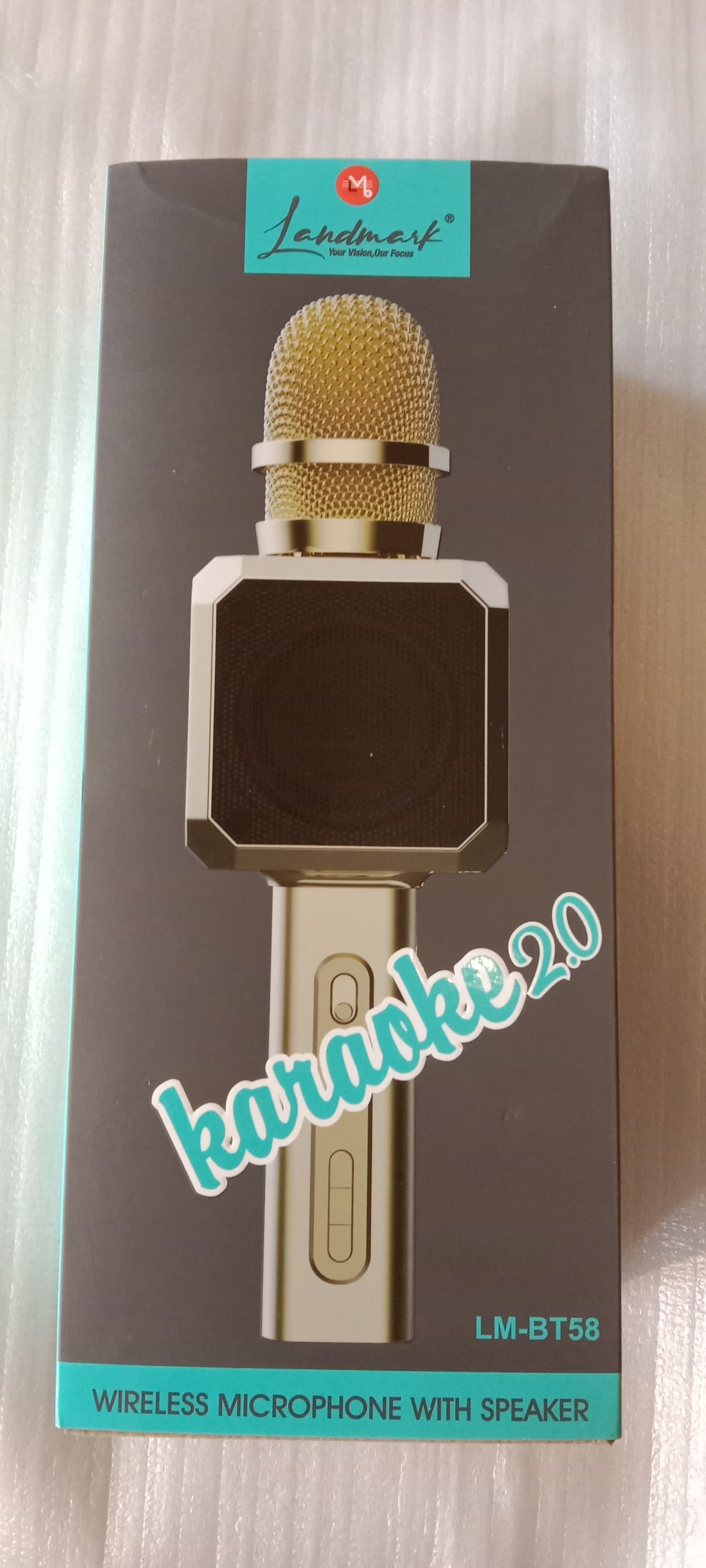 Wireless karaoke Microphone with Speaker