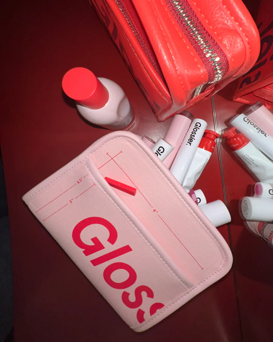 GLOSSIER Mini Beauty Bag - *PRE ORDER*