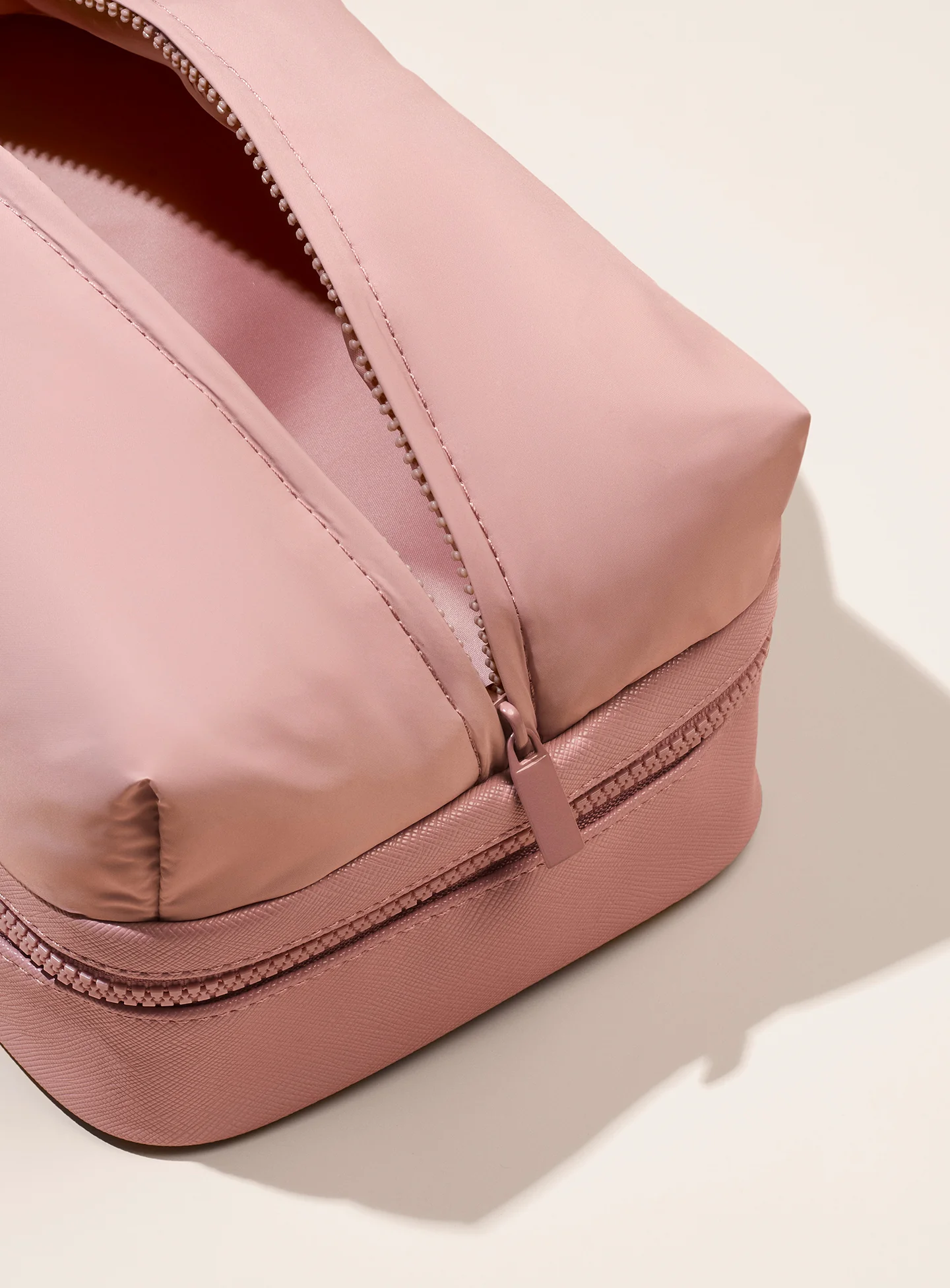 RARE BEAUTY Puffy Toiletry Bag  Mauve - *PRE ORDER*