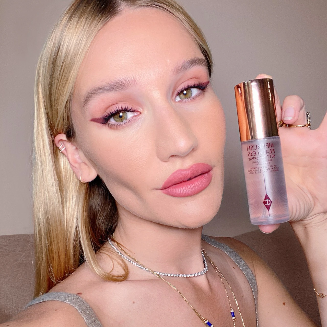 CHARLOTTE TILBURY Mini Airbrush Flawless Setting Spray - *PRE ORDER*