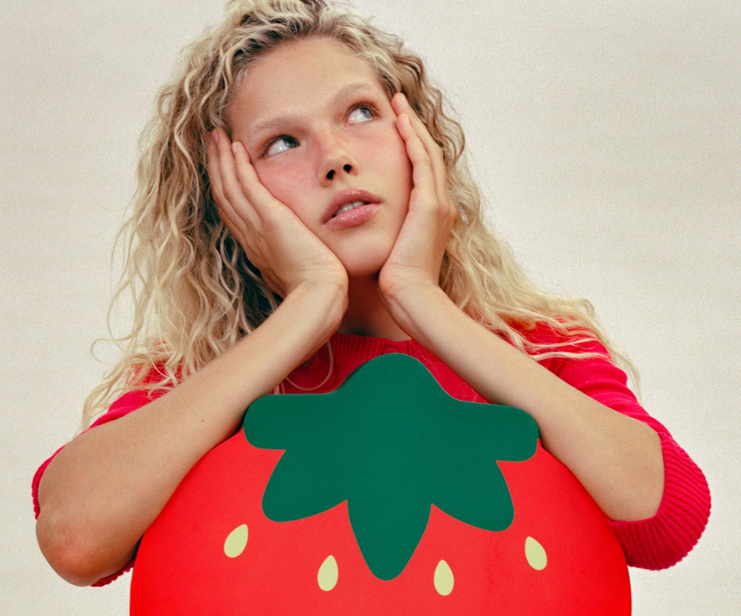 RHODE Peptide Lip Treatment Strawberry Glaze - *PRE ORDER*