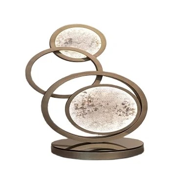 Moderne Aluminium-Goldskulptur – Stilvolle Metall-Dekoration für Schlafzimmer, Esszimmer und Büro