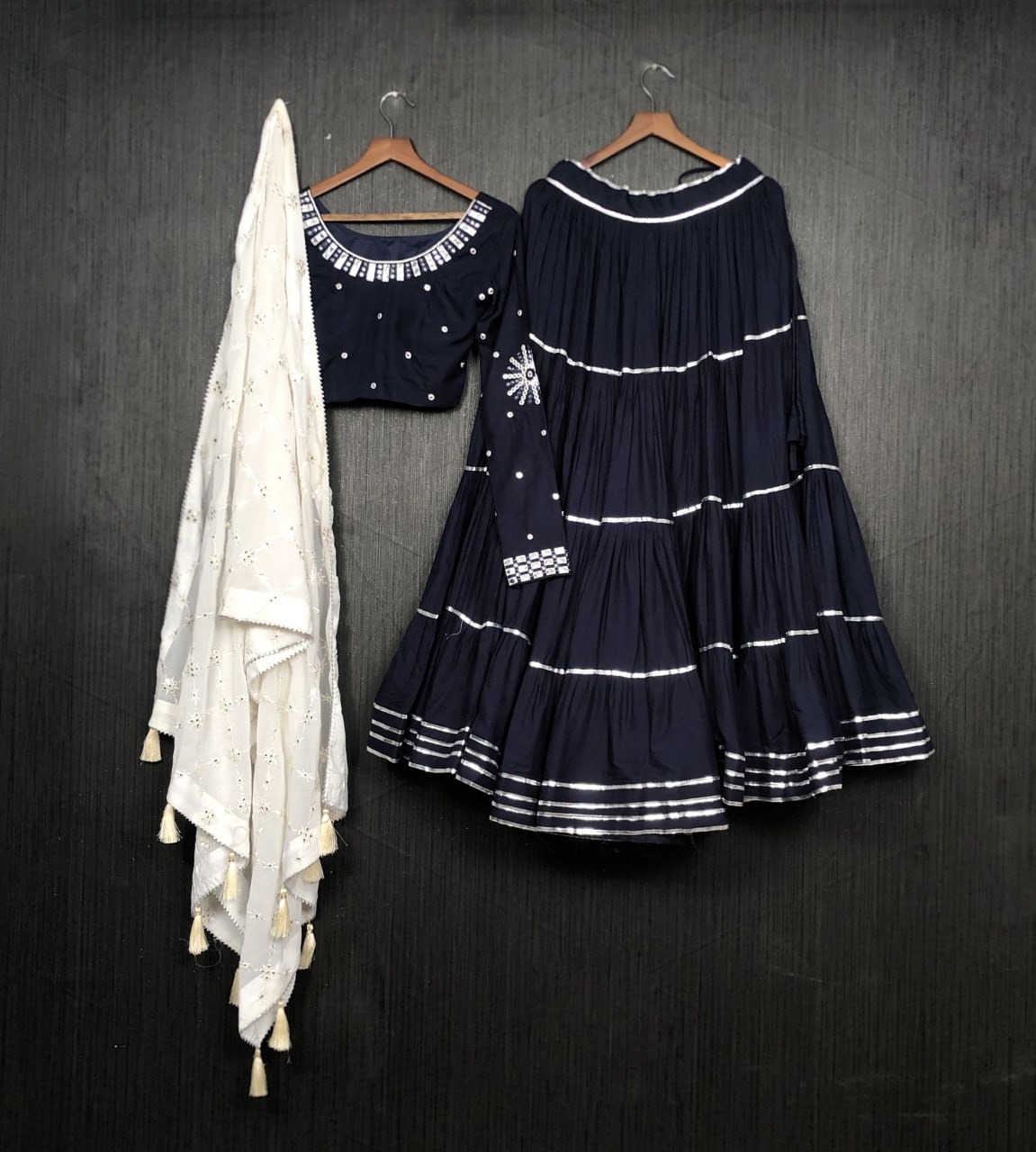 navrati lehenga choli