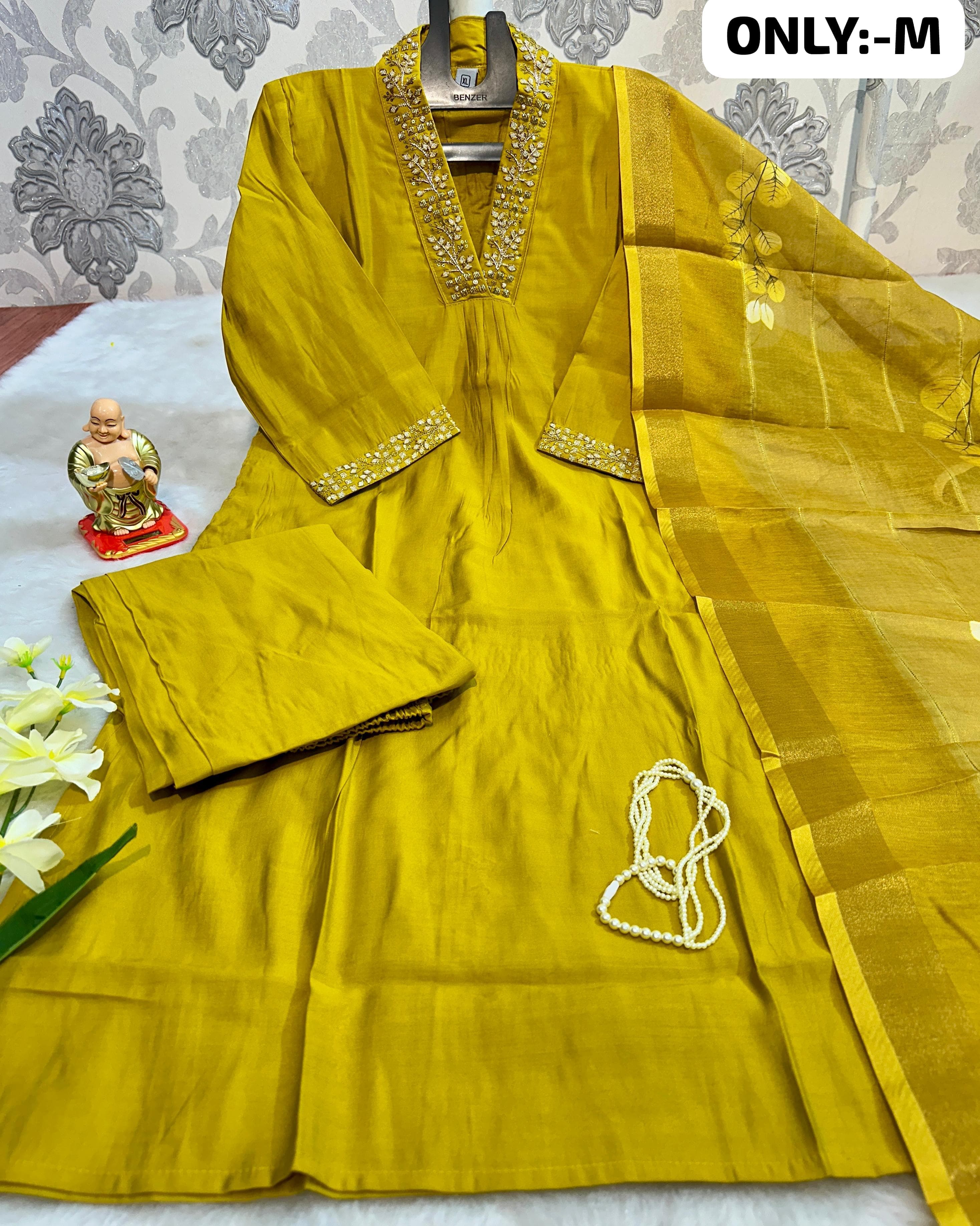 HAND WORK  KURTI WITH  DUPATTA PENTS SET
