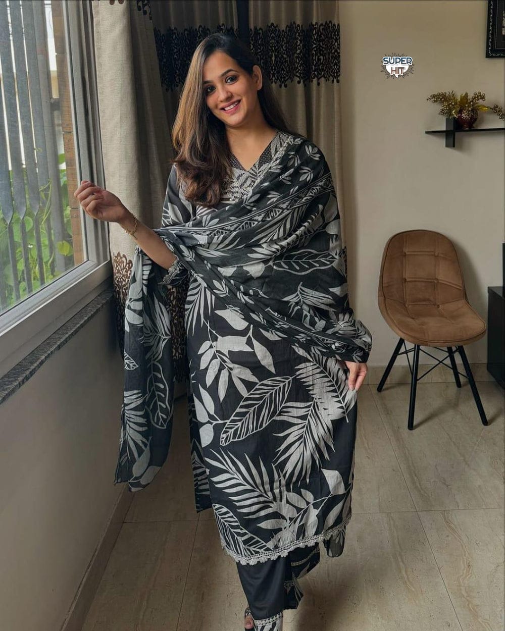  Featuring beautiful  suit set 