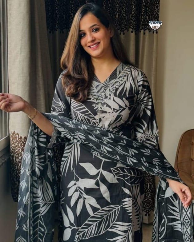  Featuring beautiful  suit set 