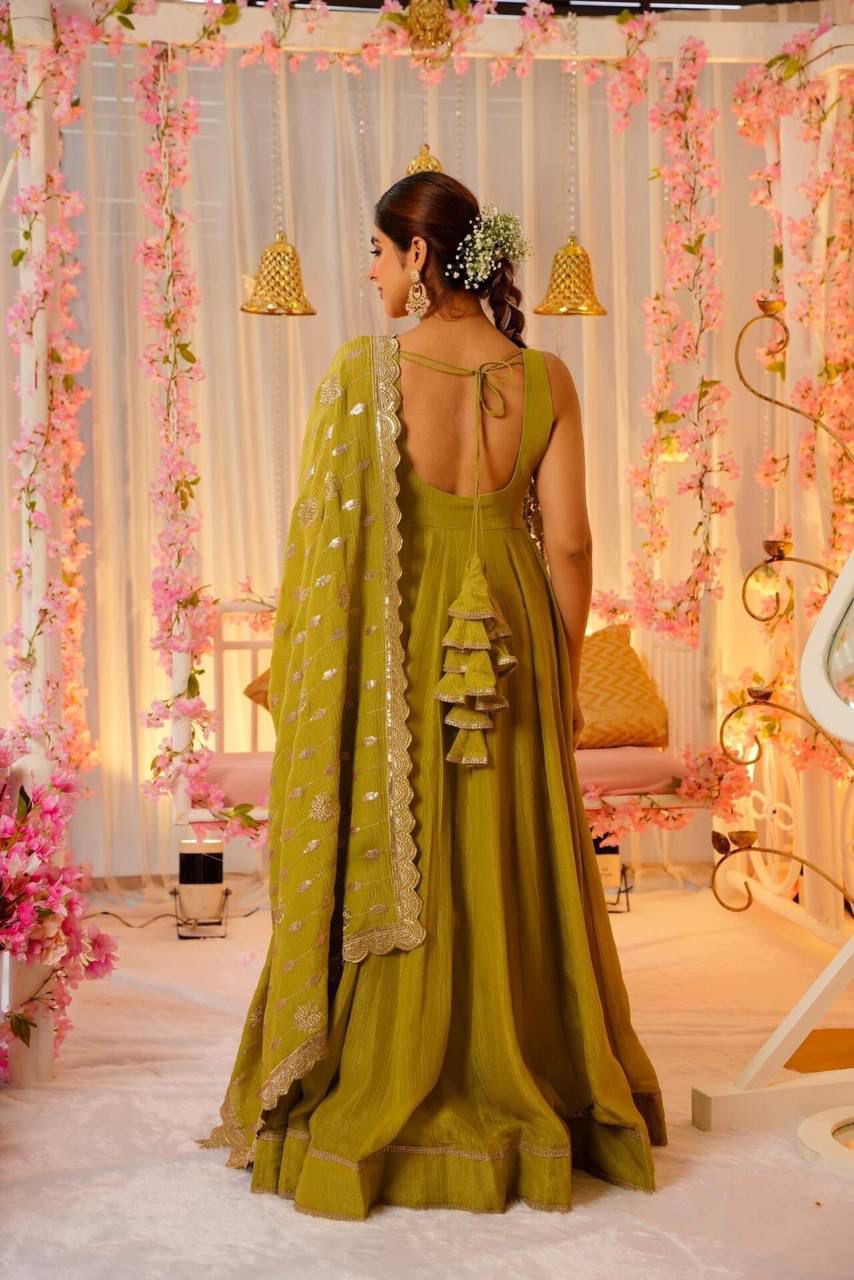 Unveiling our stunning yellow floor-length maxi in Chinnon Fabric, paired with an intricately embroidered dupatta