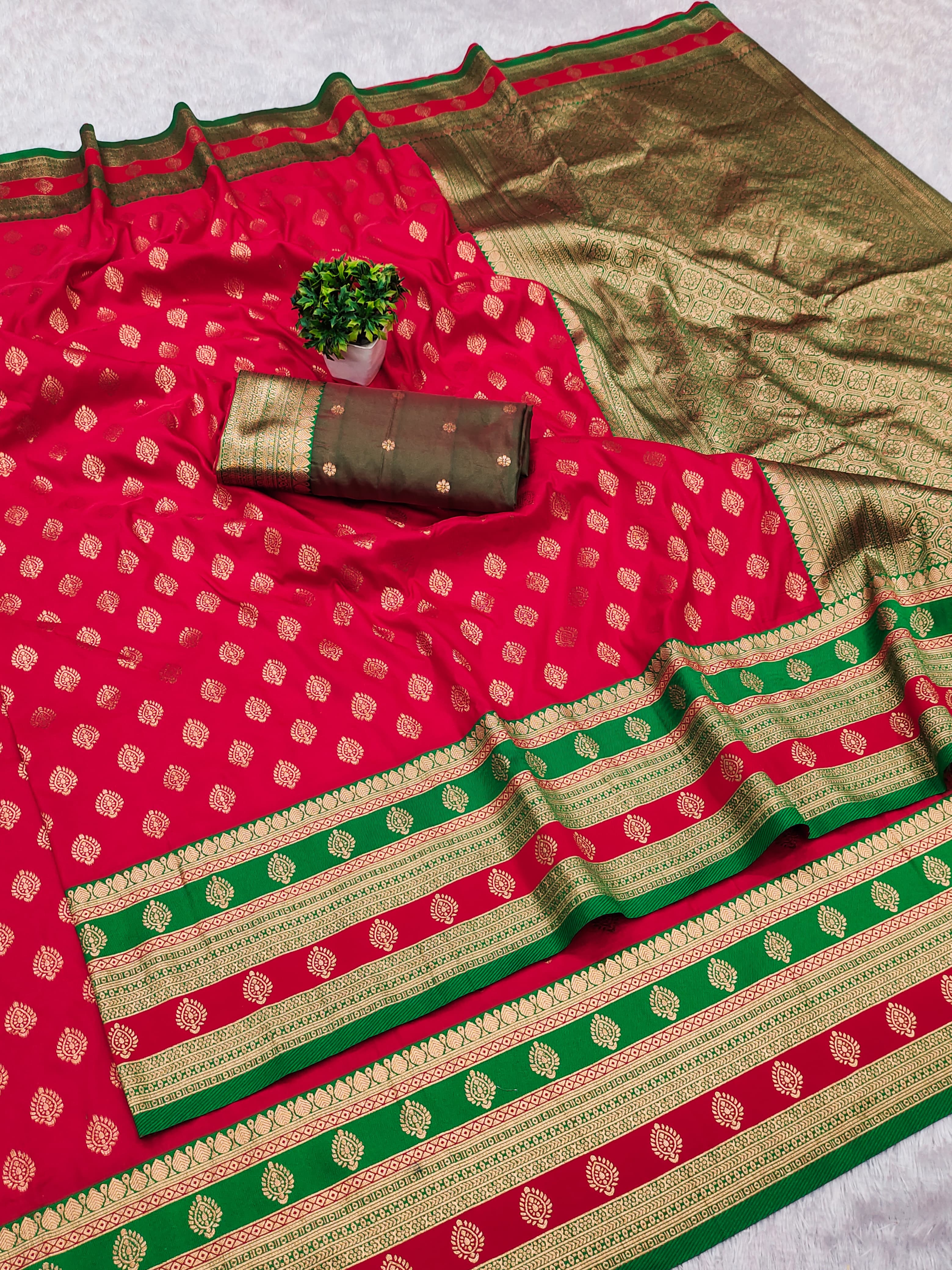 BANARASI SILK SAREE WITH WEAVING GOLD ZARI & NICE EXCLUSIVE  BUTTI DESIGN