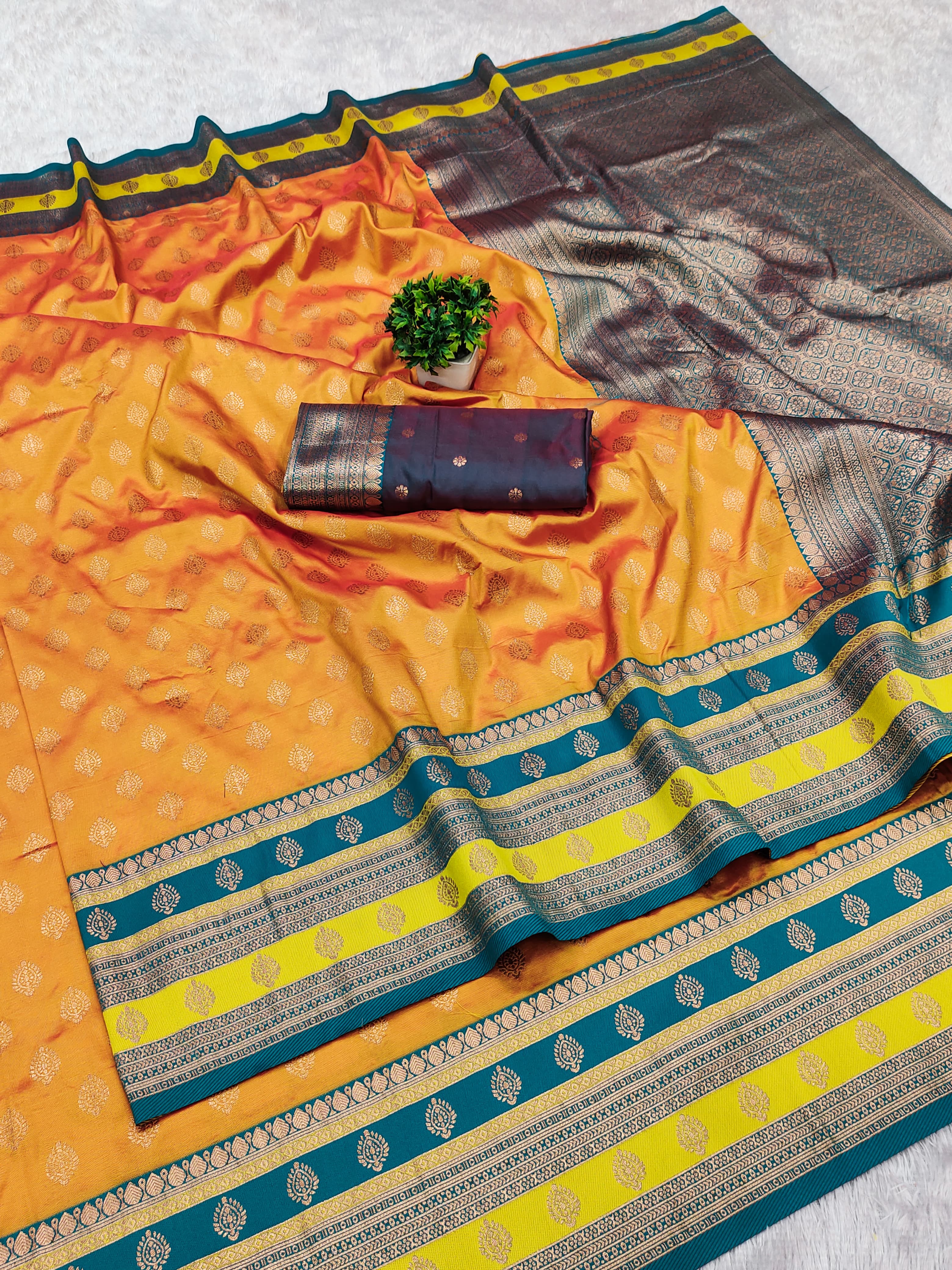 BANARASI SILK SAREE WITH WEAVING GOLD ZARI & NICE EXCLUSIVE  BUTTI DESIGN