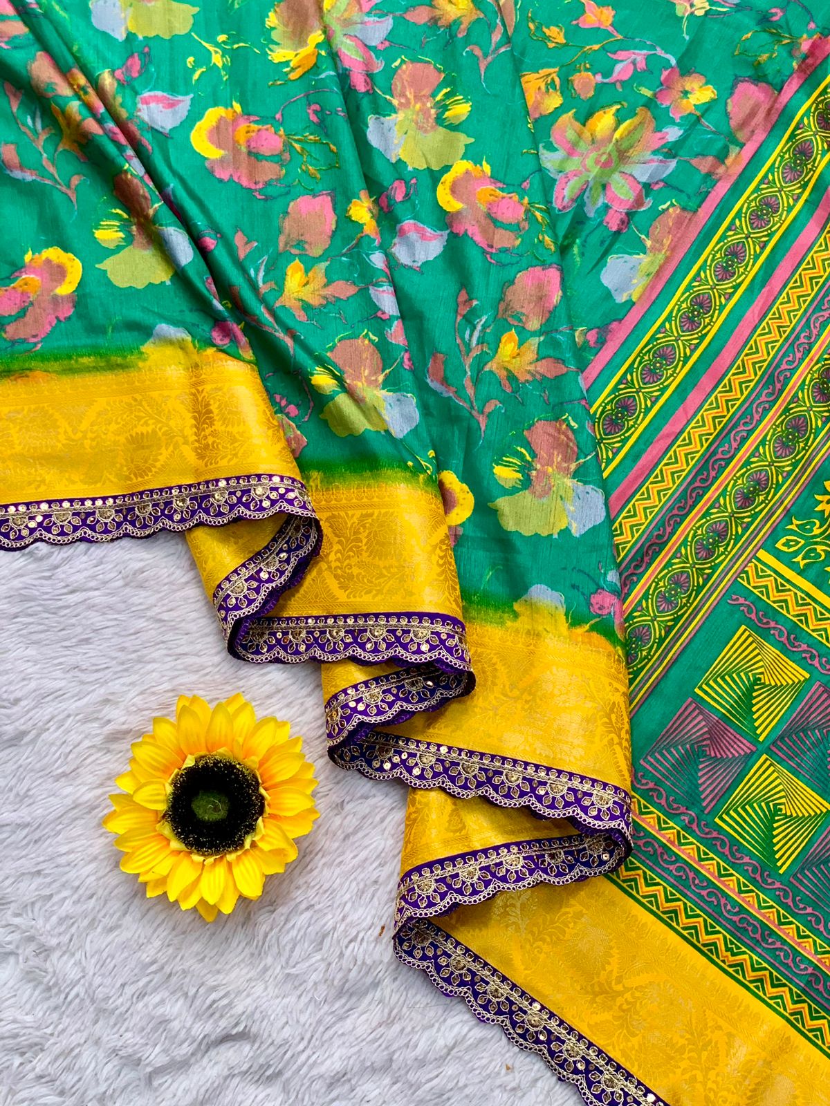 super hit lace work boder  Super Dola silk saree  With running blouse 