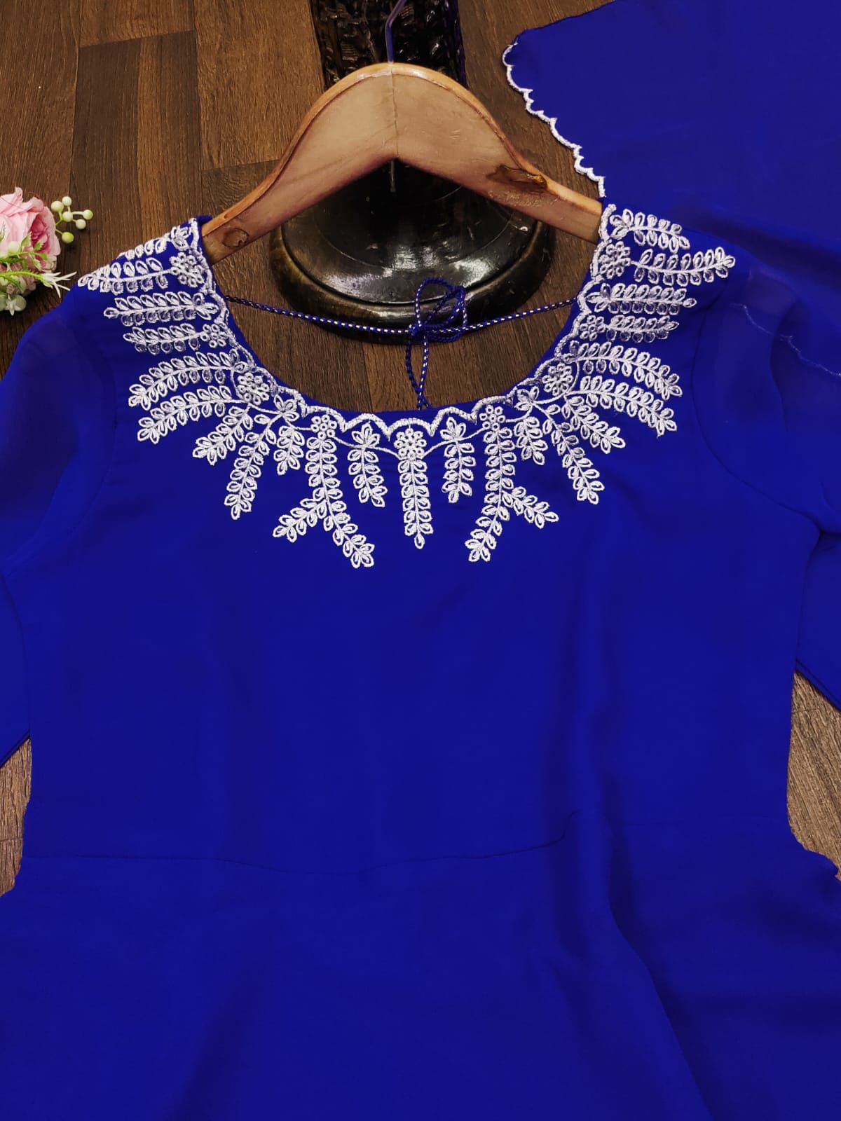 Blossom in style with this flirty floral Grorgett anarkali🥰