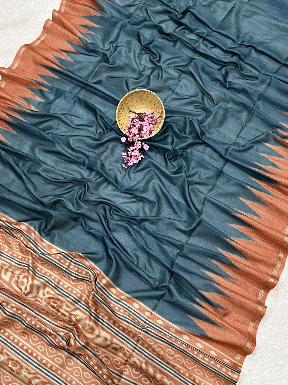 EXTRAORDINARY MIXTURE OF TEMPLE BORDER WITH IKKAT PRINT PALLU