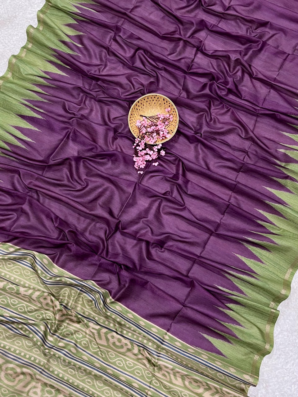 EXTRAORDINARY MIXTURE OF TEMPLE BORDER WITH IKKAT PRINT PALLU