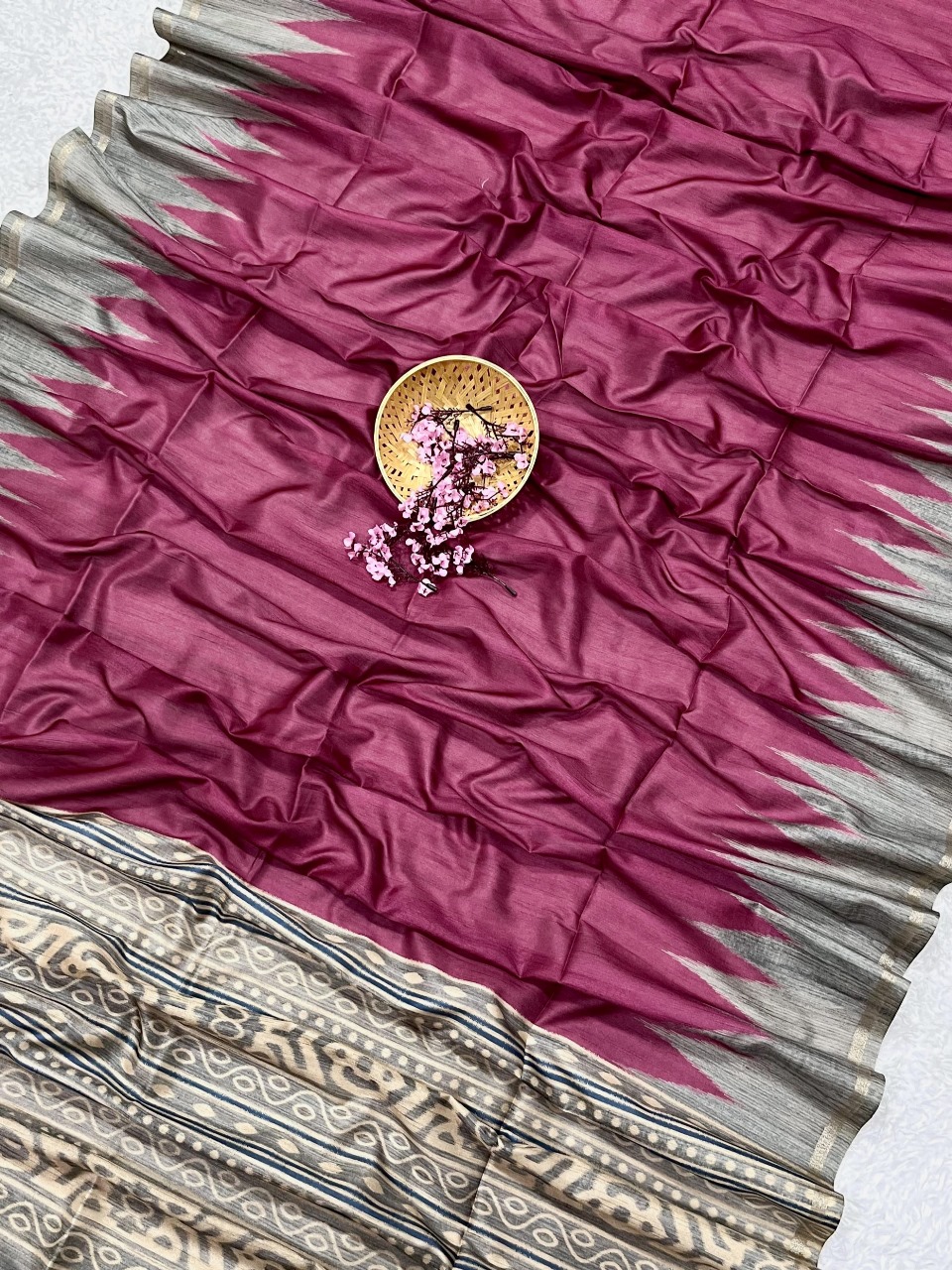 EXTRAORDINARY MIXTURE OF TEMPLE BORDER WITH IKKAT PRINT PALLU