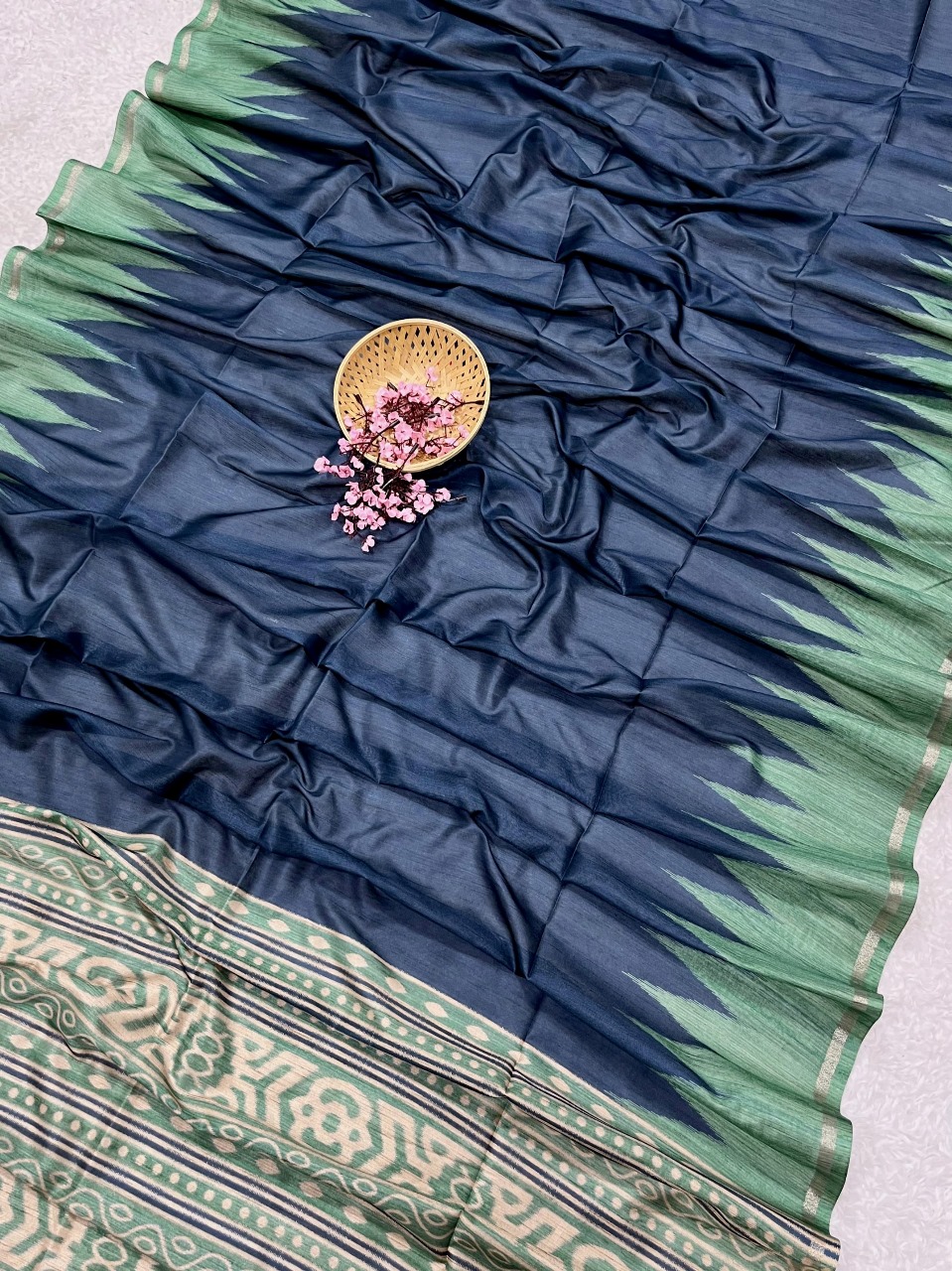 EXTRAORDINARY MIXTURE OF TEMPLE BORDER WITH IKKAT PRINT PALLU