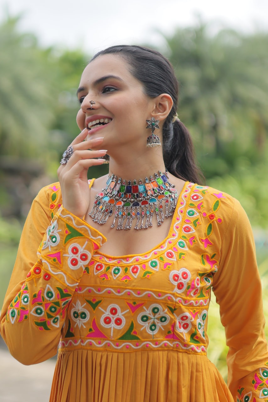 Designer Printed Kurti Made from14 Kg Reyon With Kutch Gamthi Lace and Kodi Work...