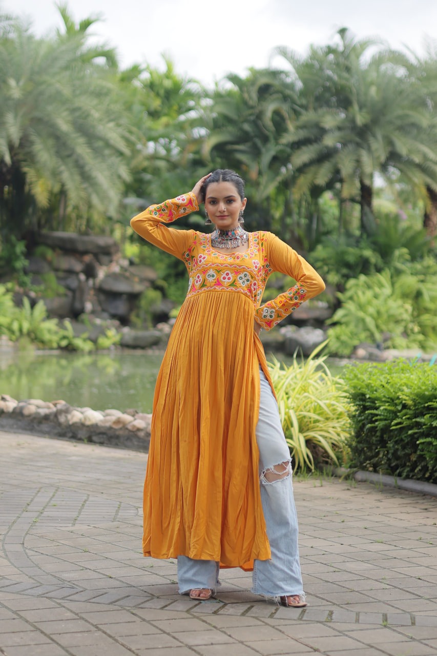 Designer Printed Kurti Made from14 Kg Reyon With Kutch Gamthi Lace and Kodi Work...