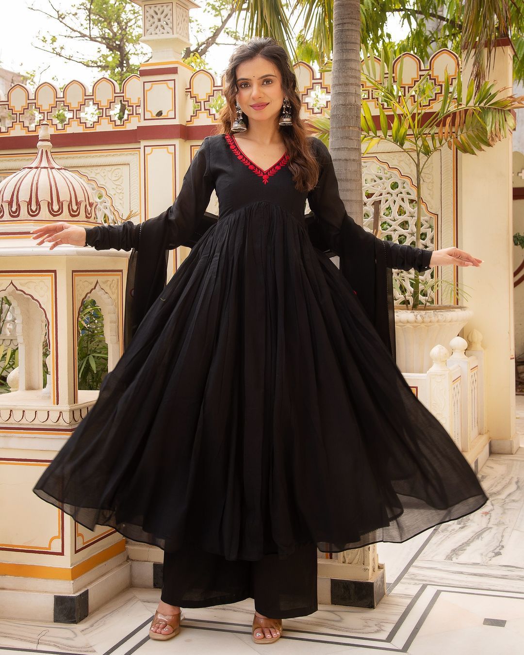 3 pic Anarkali gown with Dupatta and pent 😍