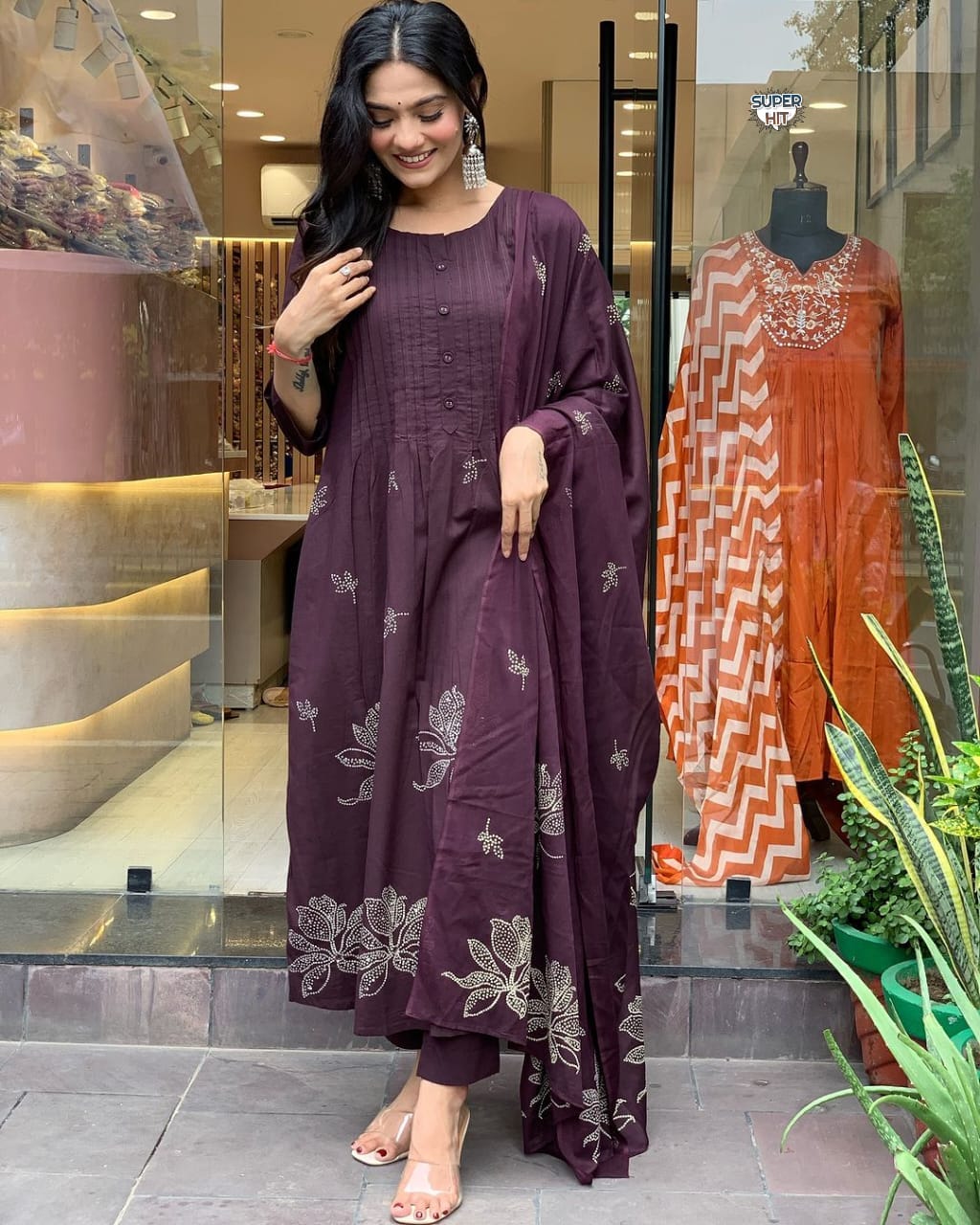 Featuring beautiful Heavy Suit Set which is beautifully decorated with Printex weaving and prints. It is paired with matching pants and Lace dupatta.🍁
