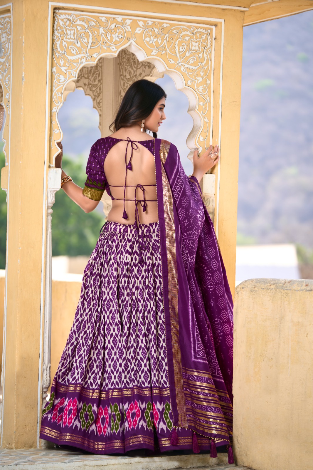 Celebrate in style with the opulent beauty of Tussar silk. Our lehenga choli is perfect for making unforgettable memories in classic elegance 🥰