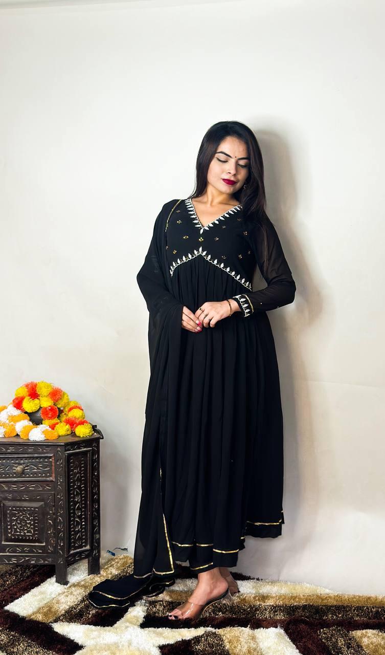 👗💥💥Presenting By New Party Wear Look Fox Gerorrget Gown With Dupatta , pant 