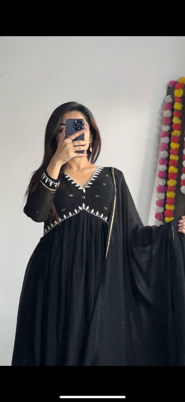 👗💥💥Presenting By New Party Wear Look Fox Gerorrget Gown With Dupatta , pant 