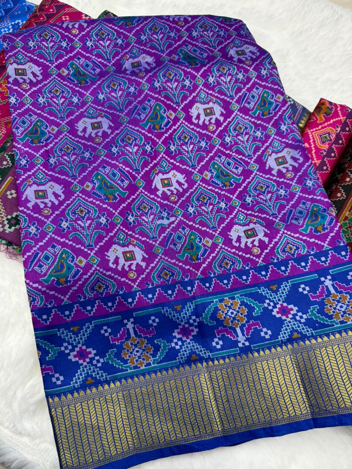Semi Dola silk with jequrd *boder same as originall boder only