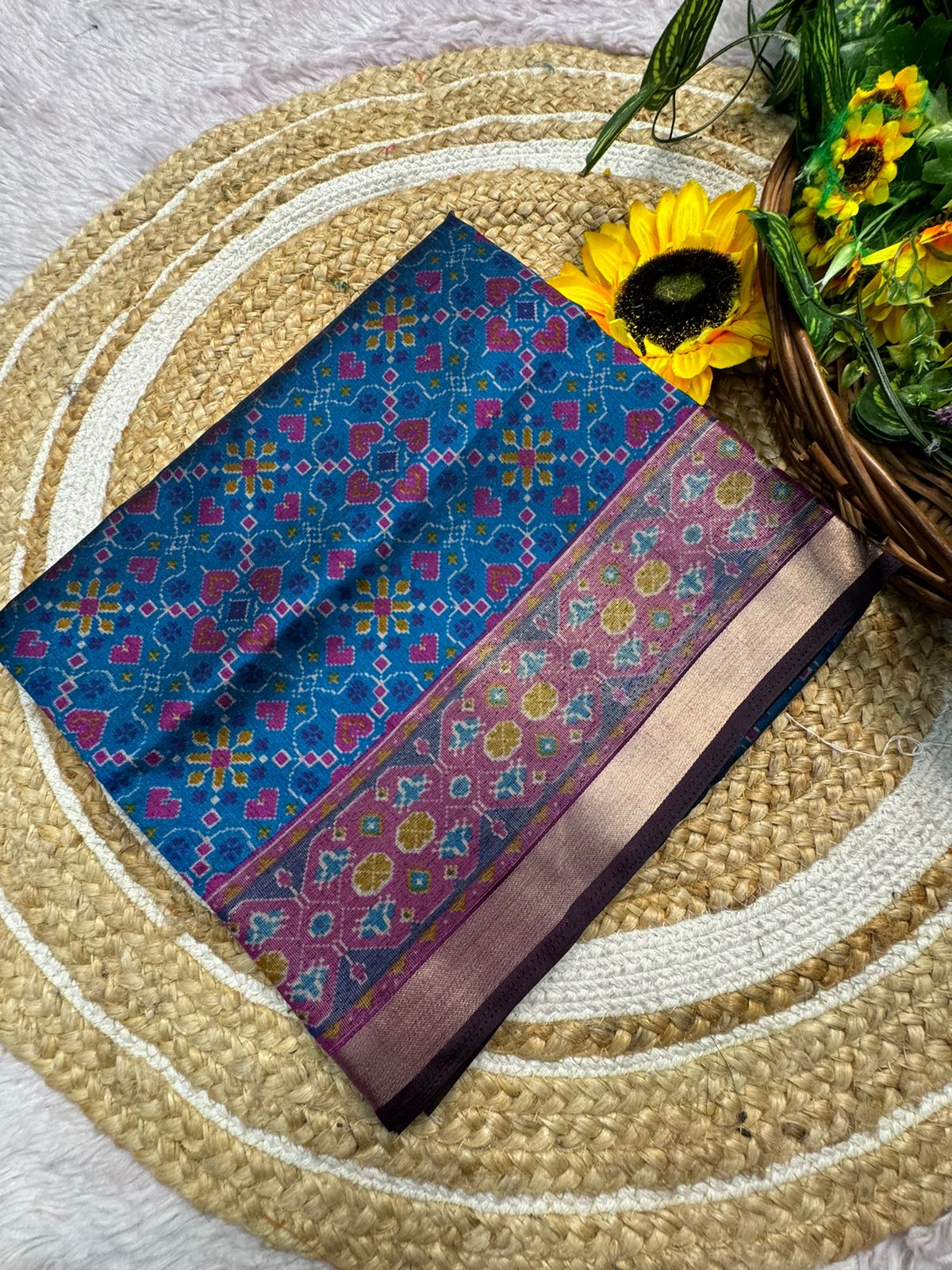 Semi Dola silk with jequrd *boder same as originall boder only