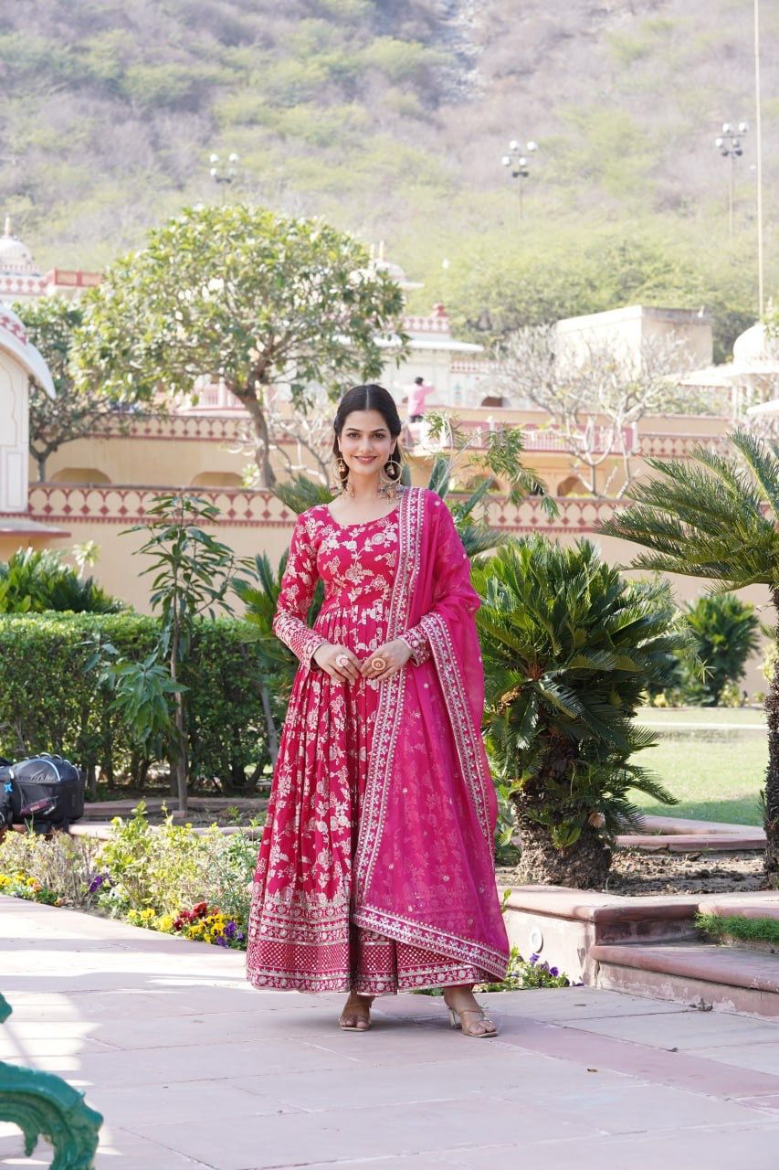 GOWN-DUPATTA COLLECTIONS.💃🏻