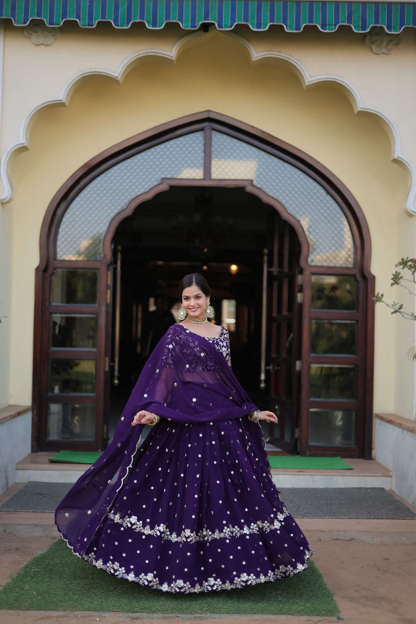 💕 Designer Faux Blooming Lehenga Choli With Dupatta Set. 💃🏻