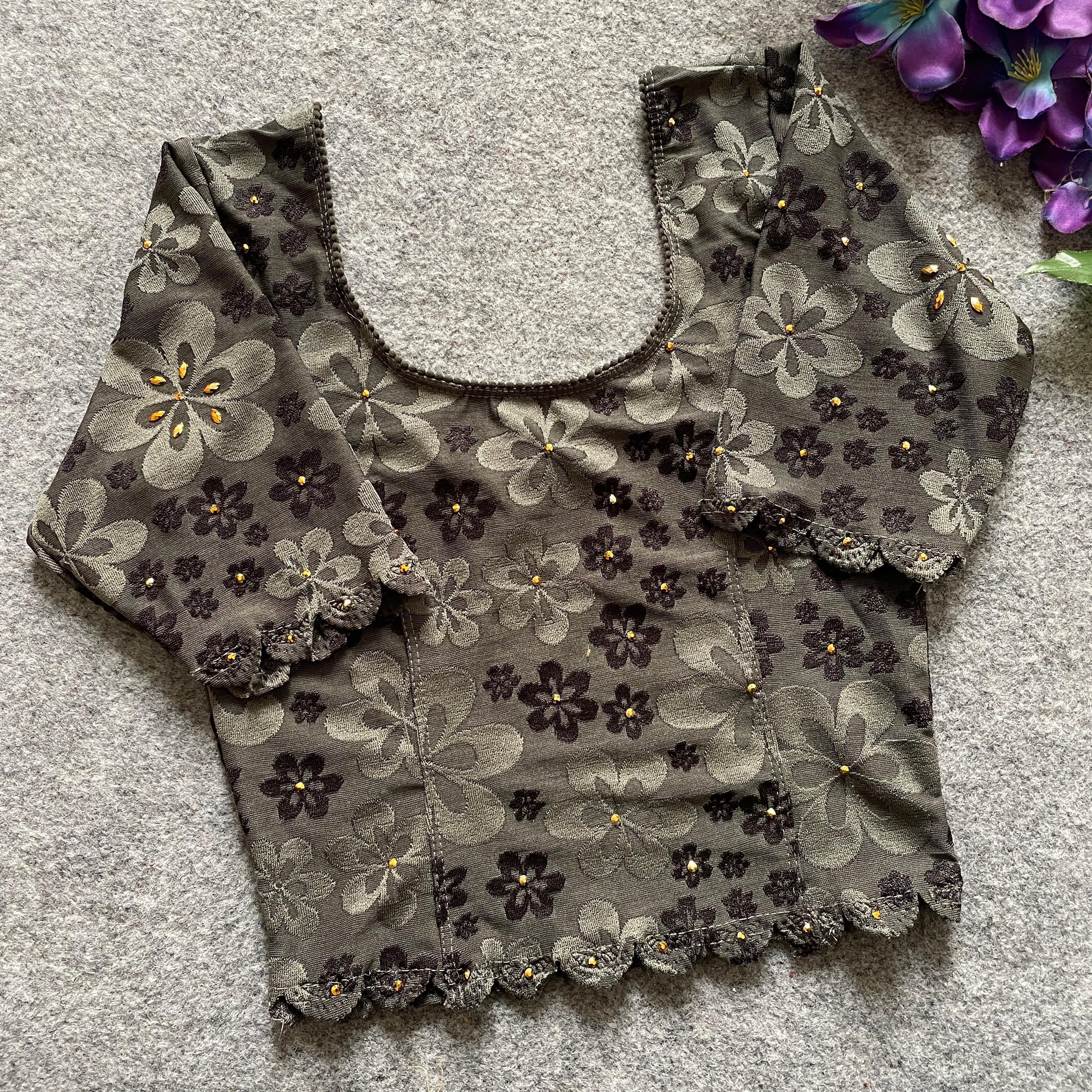 ➡️ READY TO WEAR STRACHABLE BLOUSE