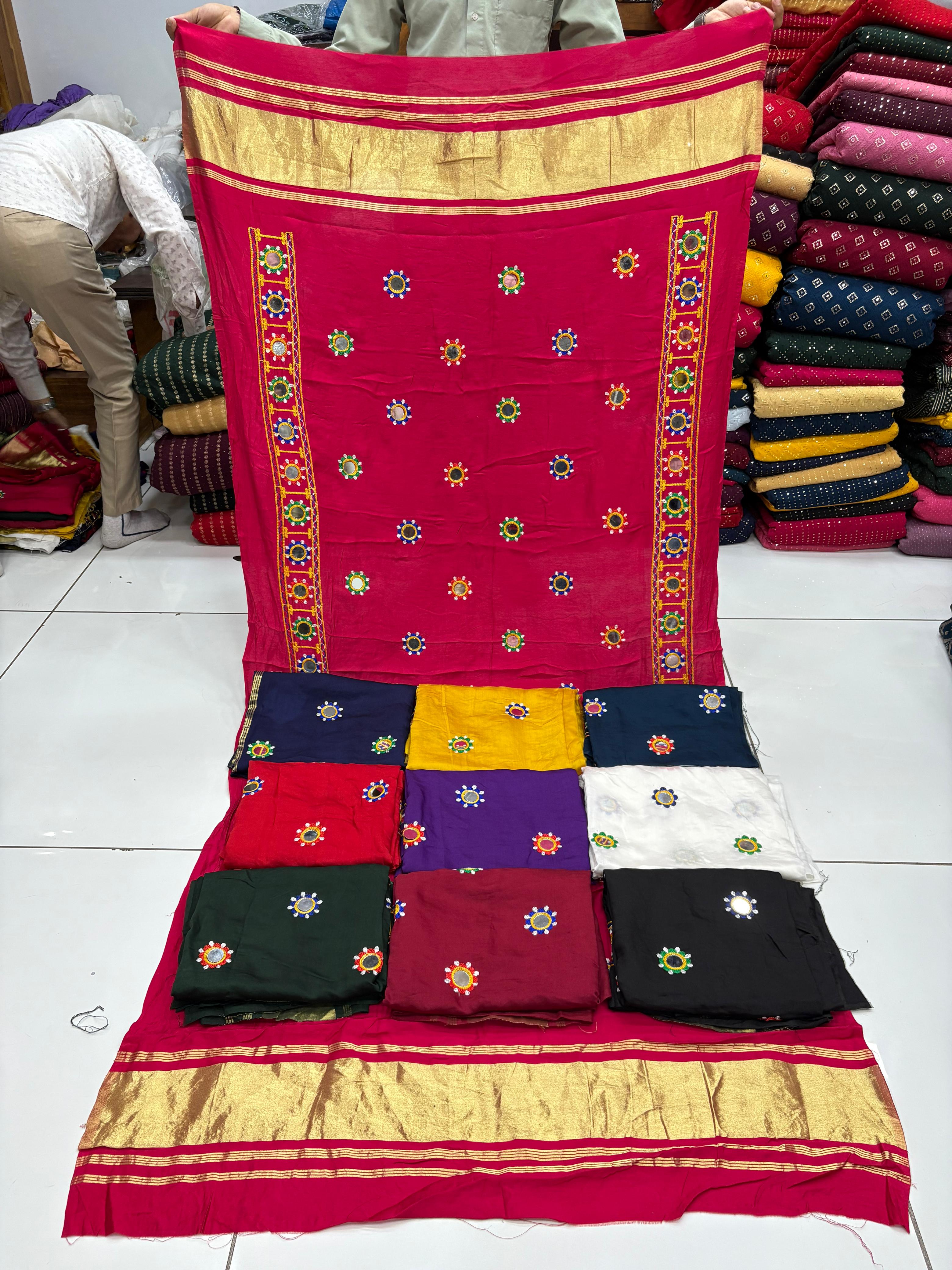 SEMI GAJJI DUPPTA