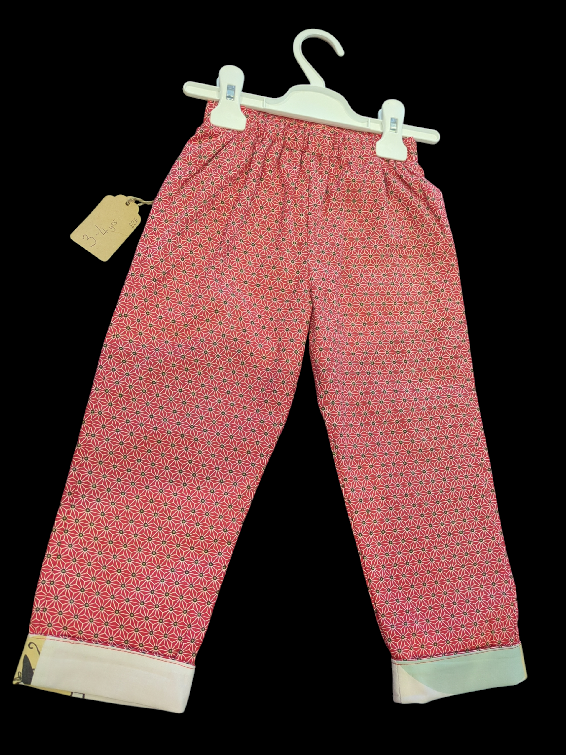 Red star pattern 3 - 4