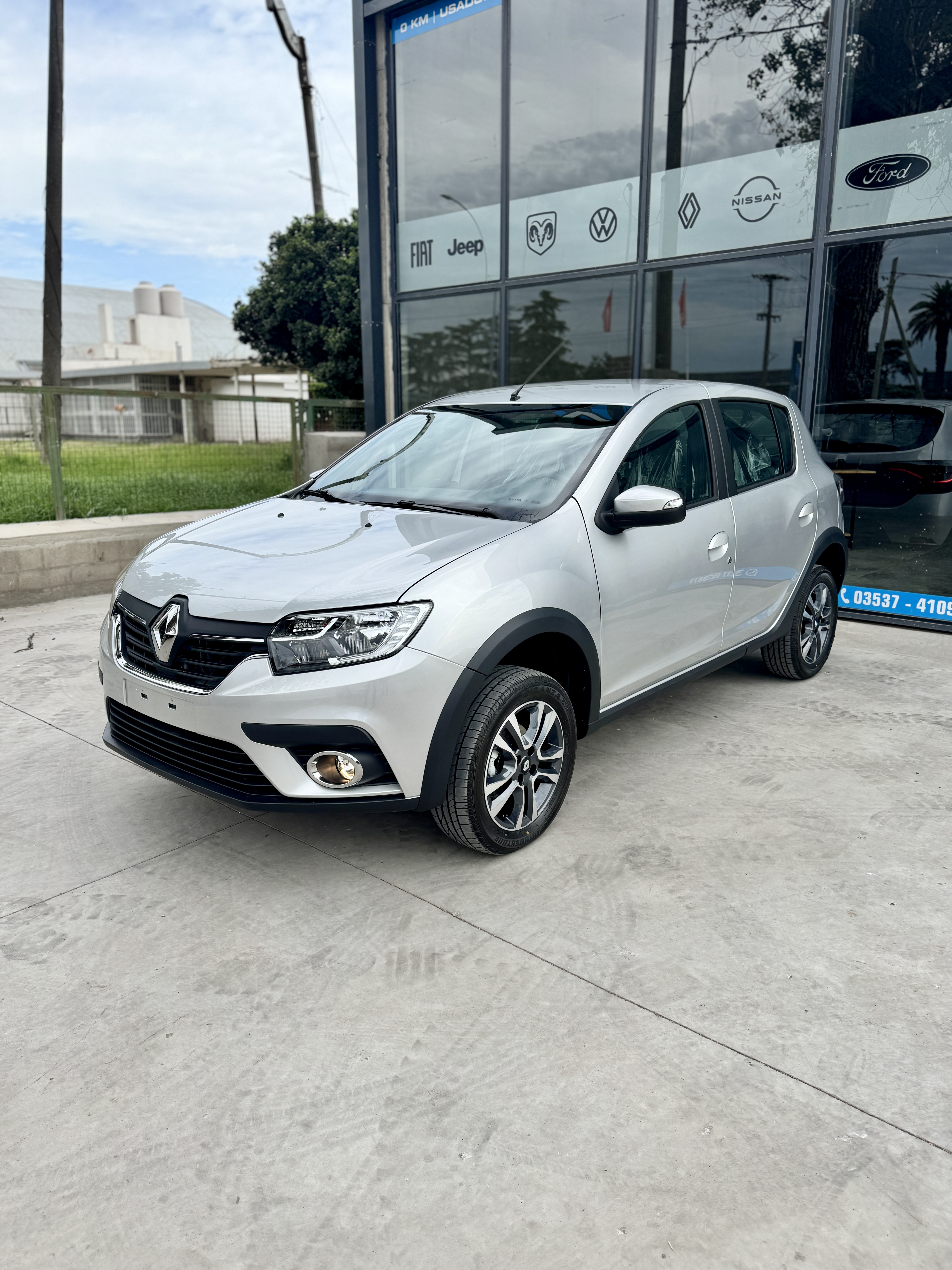 Renault Sandero Intens CVT 0km
