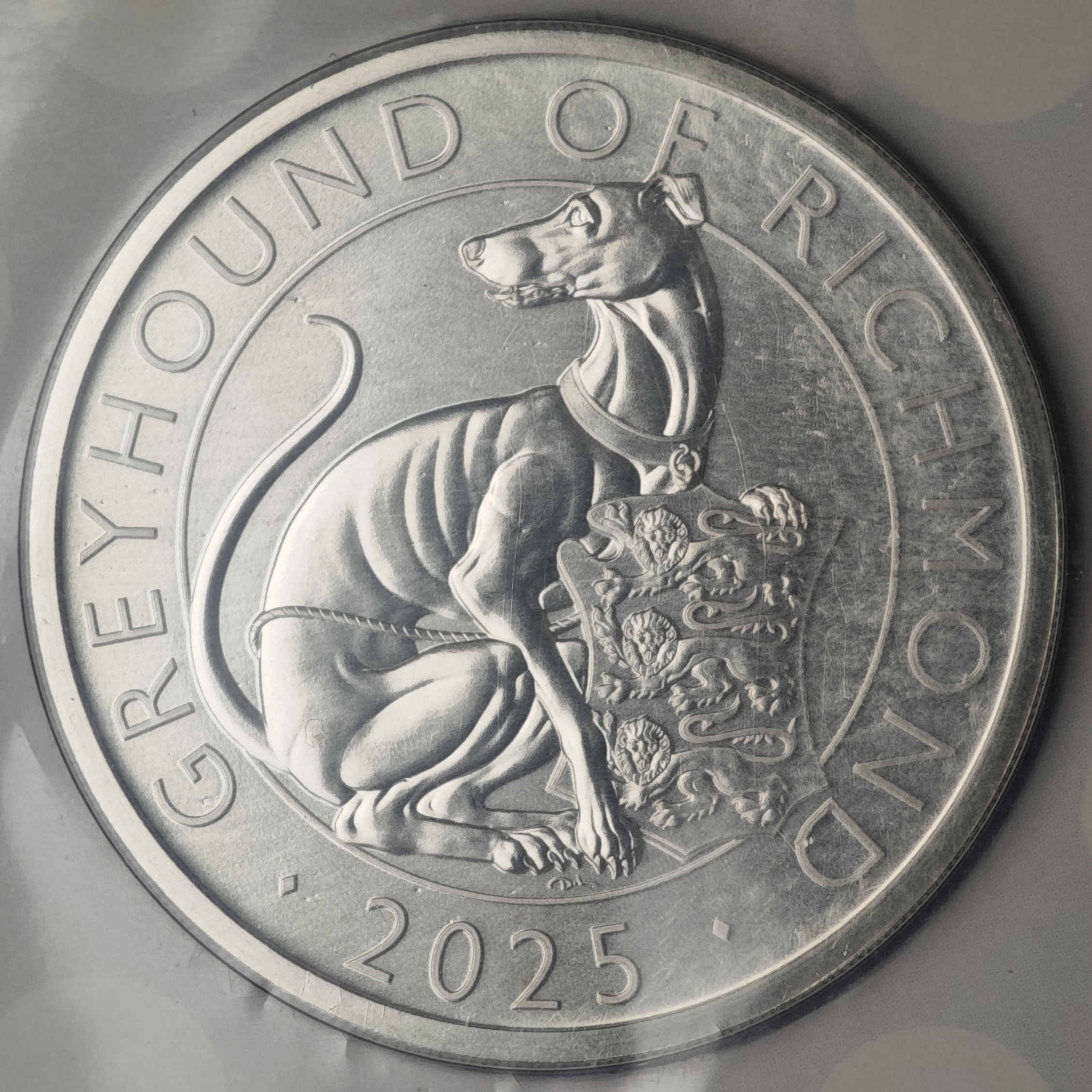 Королівські звірі Тюдорів: Хорта Річмонда £5 (мідно-нікелевий сплав)