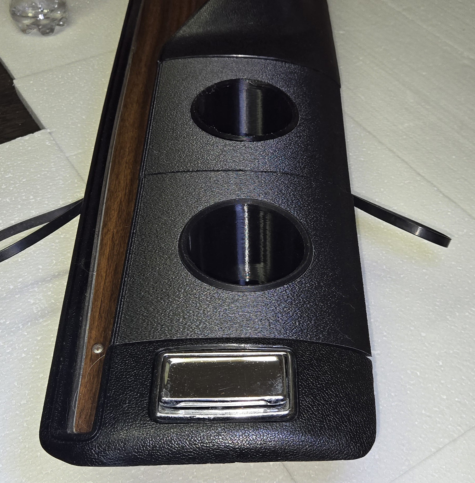 70-74 E-body & 71-74 B-body Cup Holder Front Section