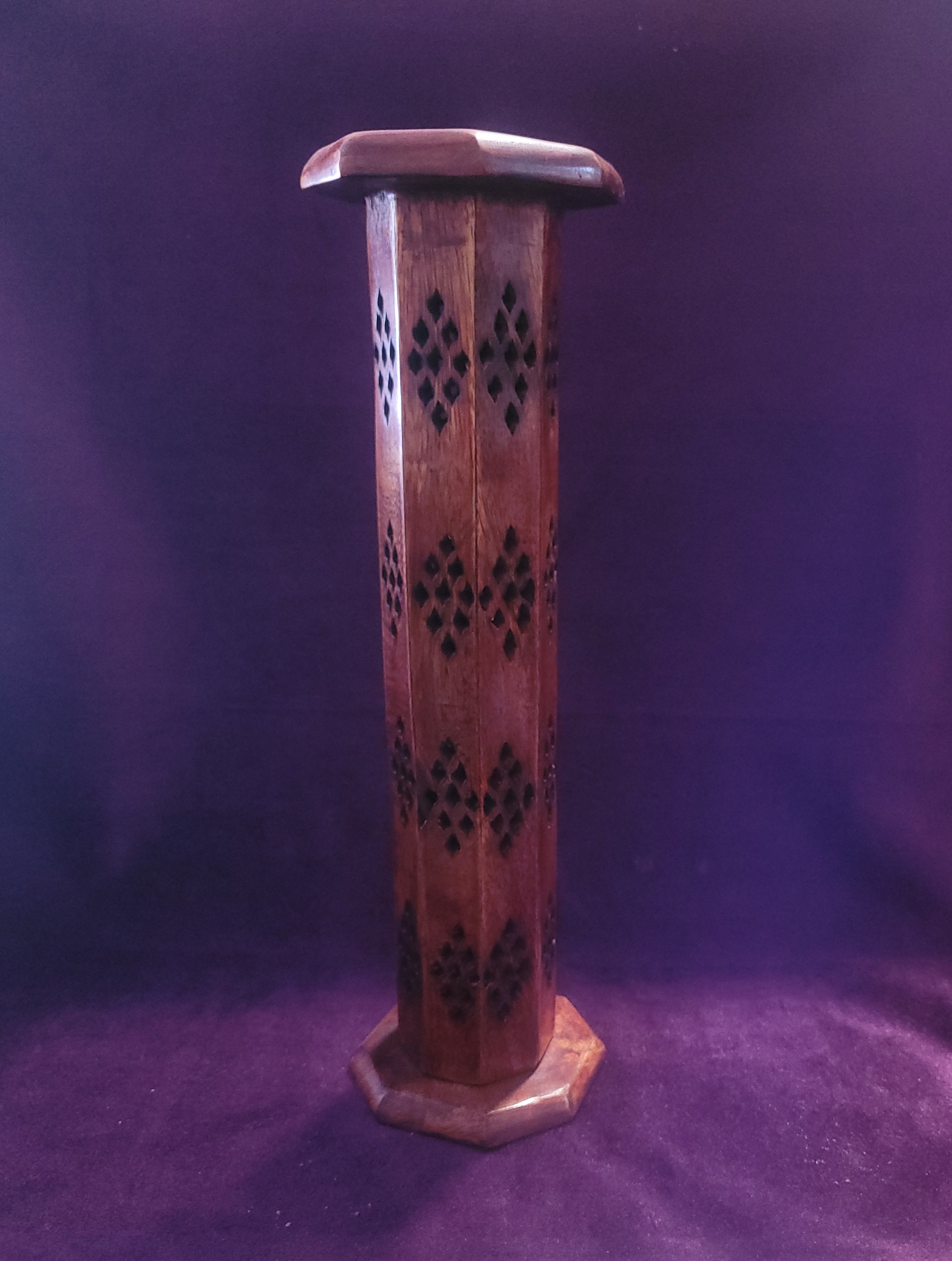 Incensaria de Pie Labrada para varillas y conos