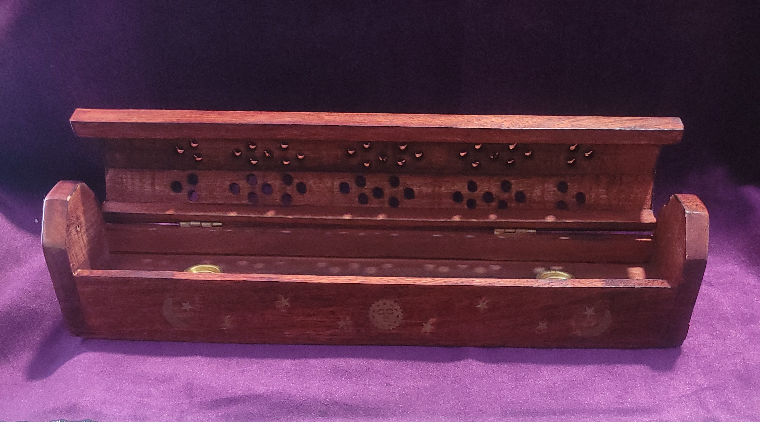 Incensaría de Madera de Mango Baúl Labrado Sol, Luna y Estrellas Marrón 