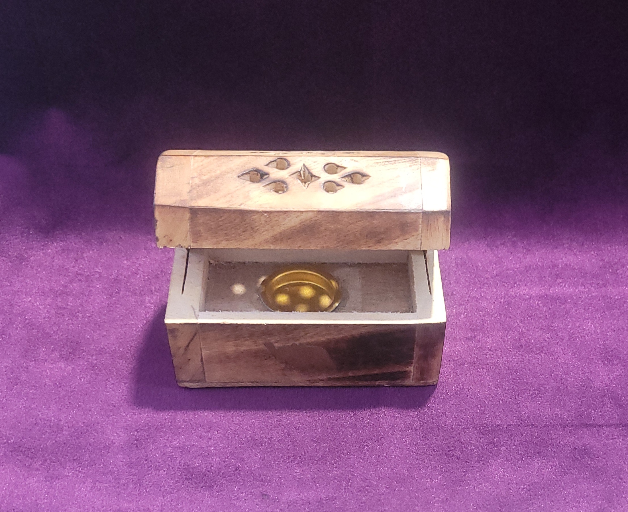 Incensaría Baúl de Madera Pequeño.