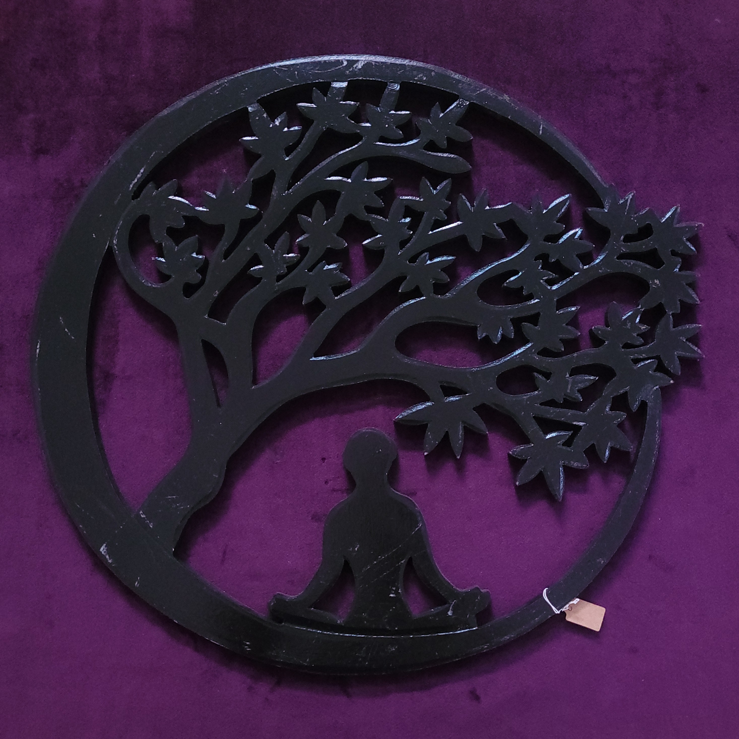 Árbol de la Vida Madera color Negro con hombre meditando