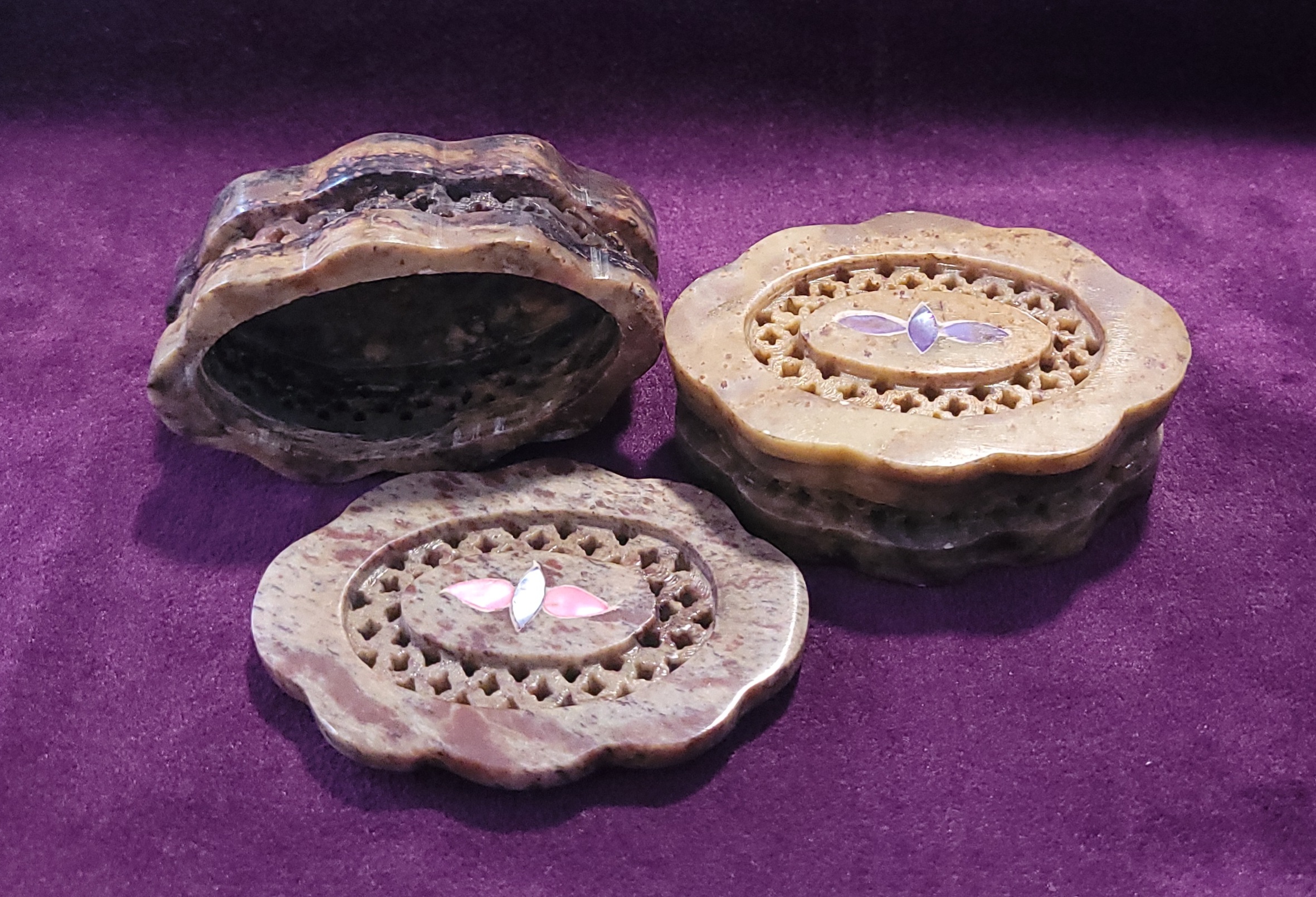 Cajas de Esteatita Labradas