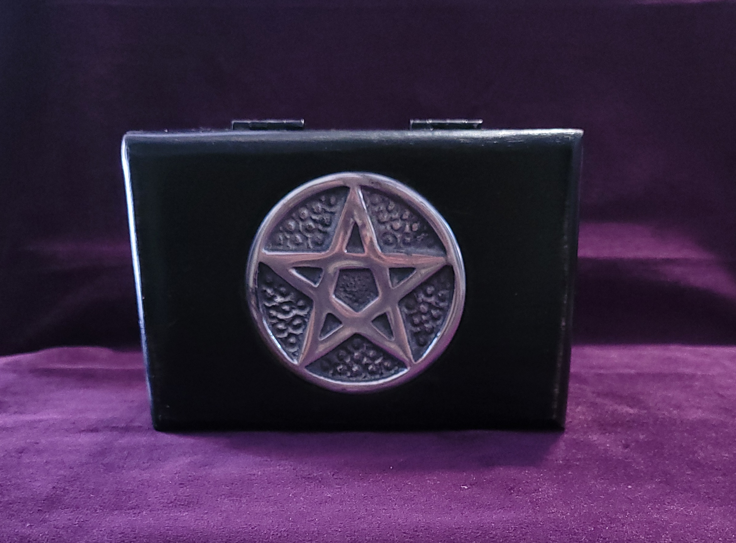 Caja de Madera Pentagrama Negra