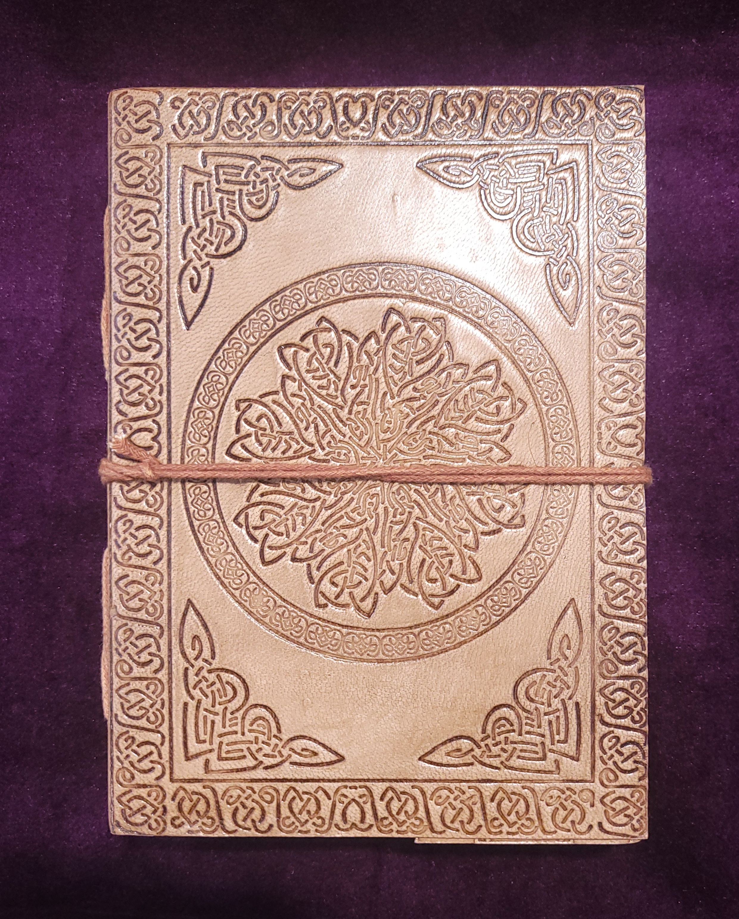 Cuaderno de Cuero Hecho a Mano Mandala