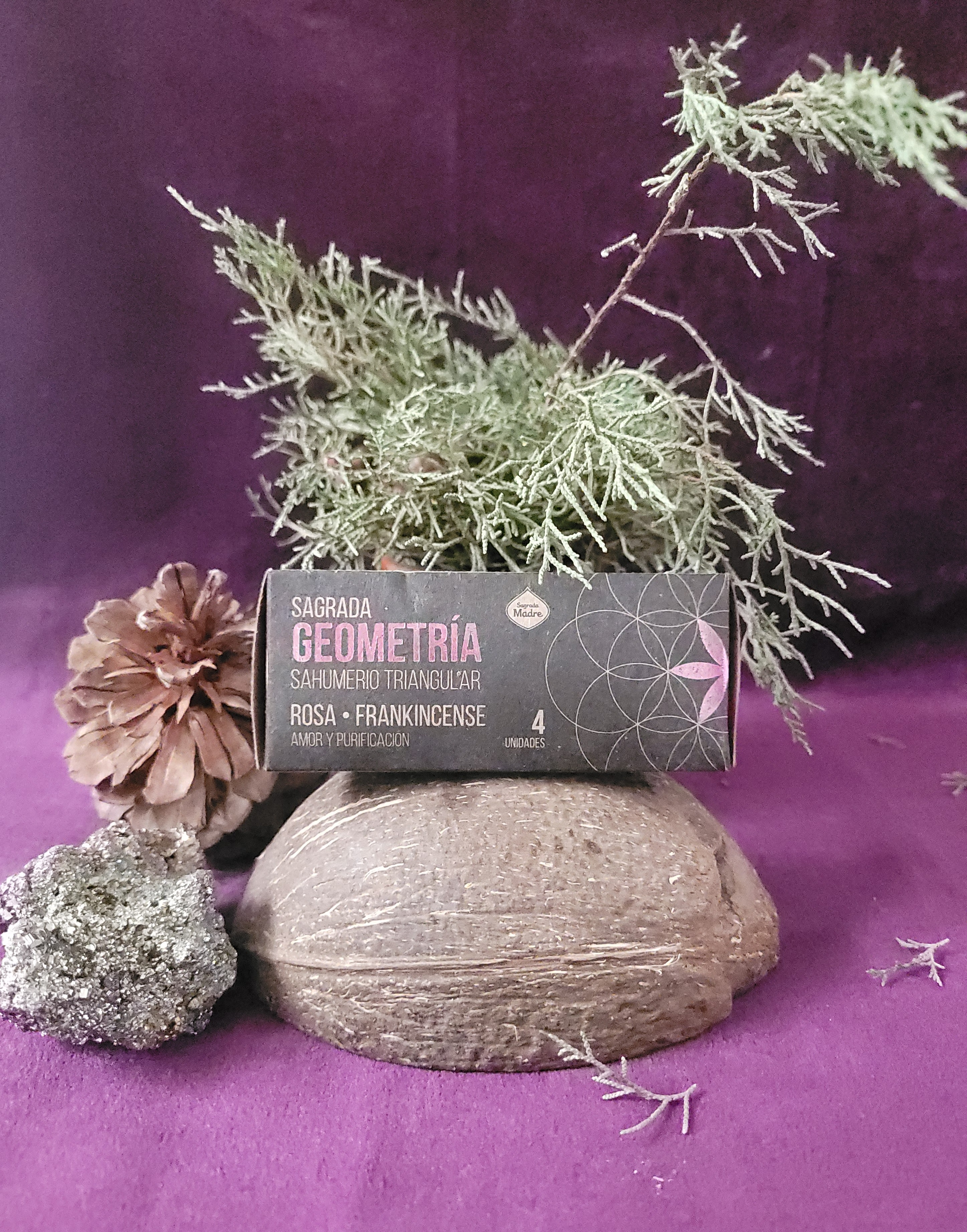 Incienso Triangular de Rosa y Frankaincienso