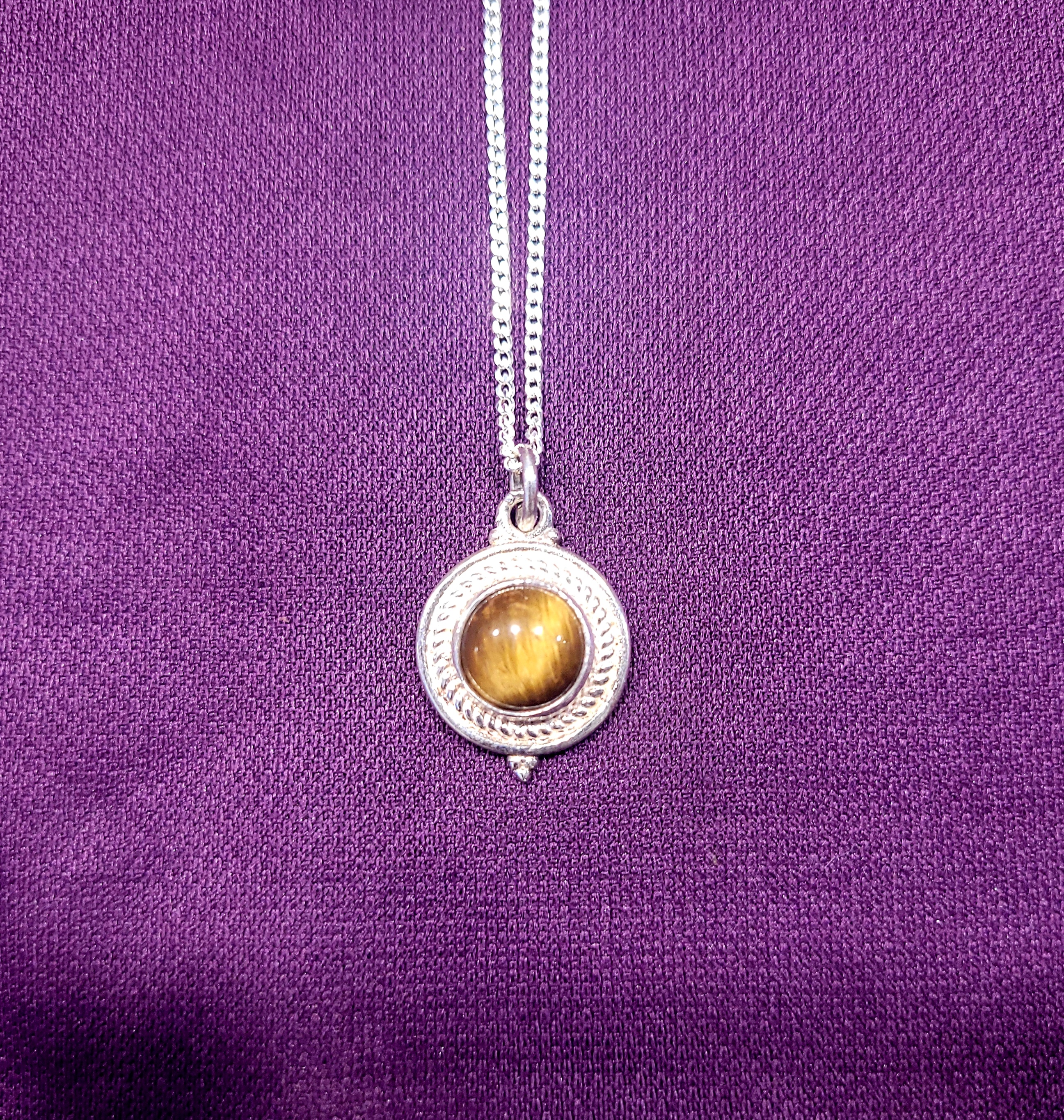 Colgante Ojo de Tigre. Plata Ley