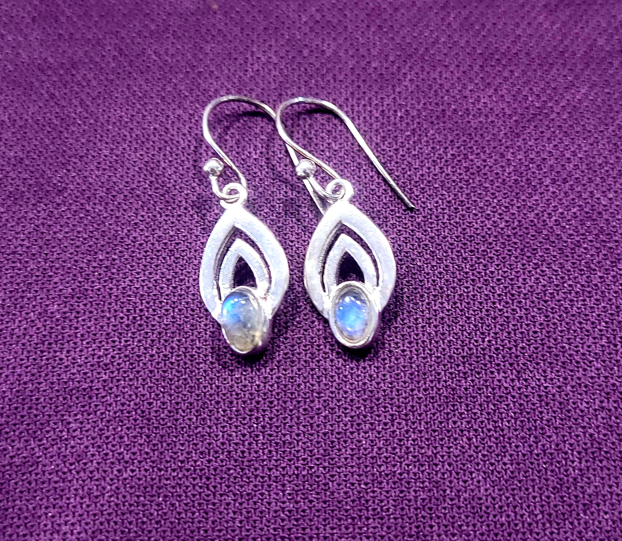 Pendientes Piedra Luna. Plata de Ley